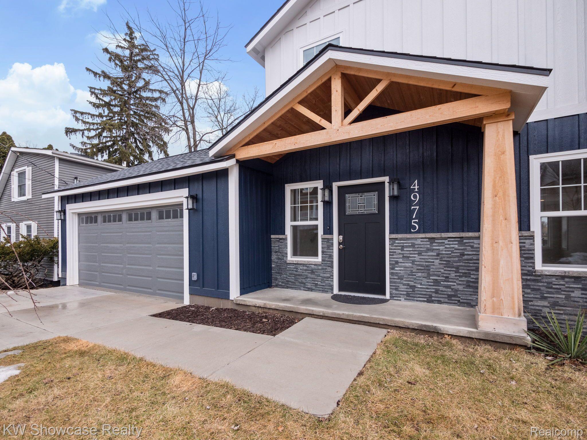 4975 COSHOCTON Drive