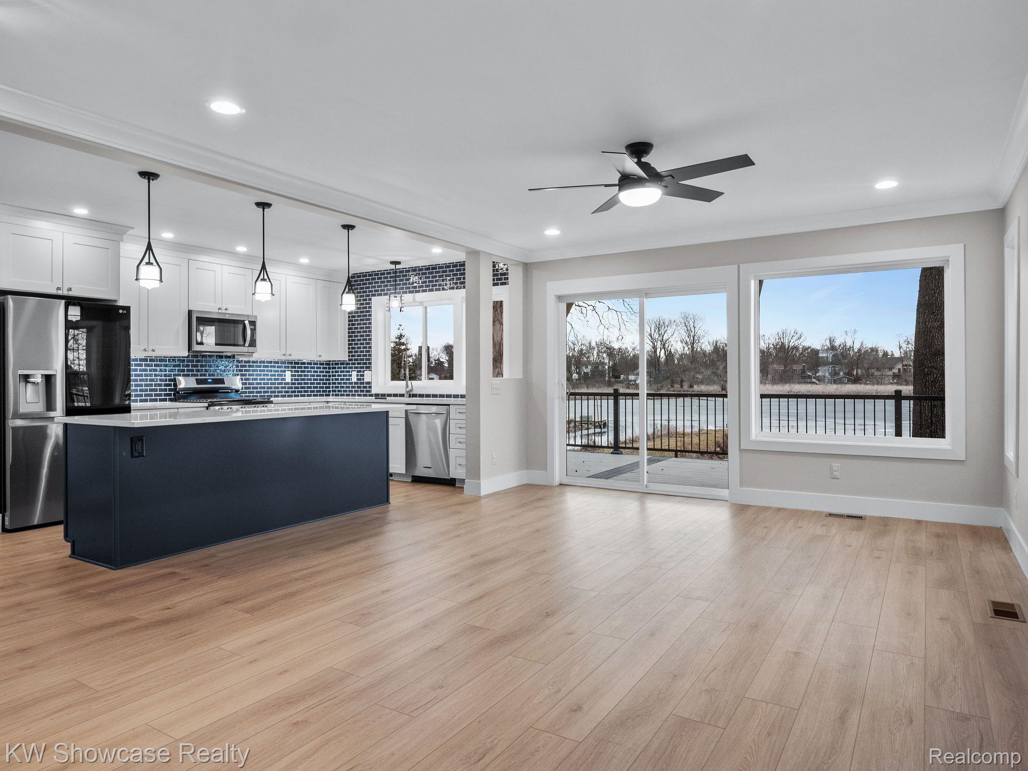 4975 COSHOCTON Drive