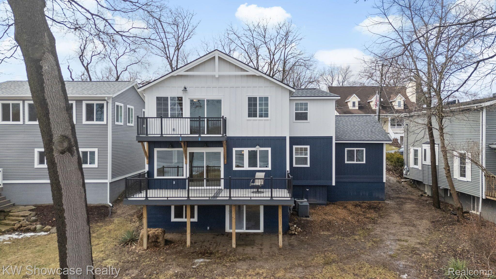 4975 COSHOCTON Drive