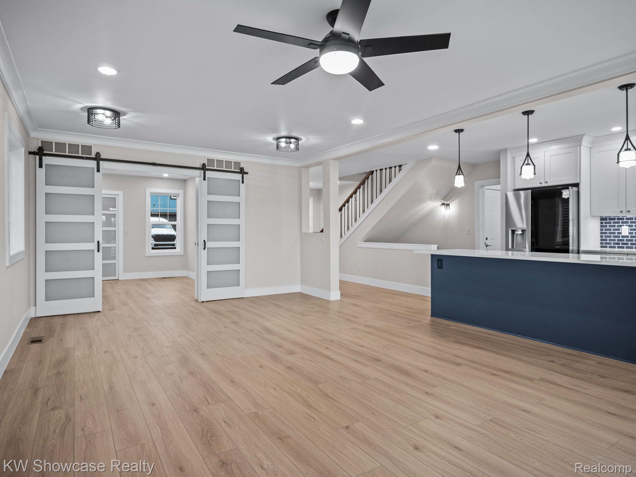 4975 COSHOCTON Drive