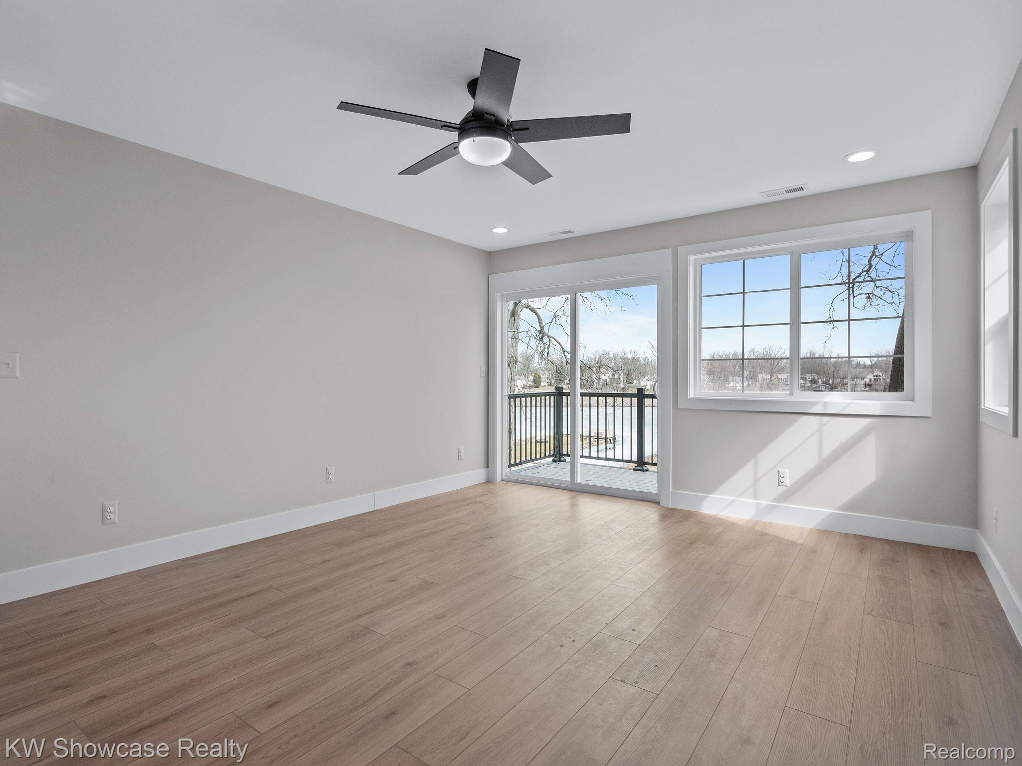 4975 COSHOCTON Drive