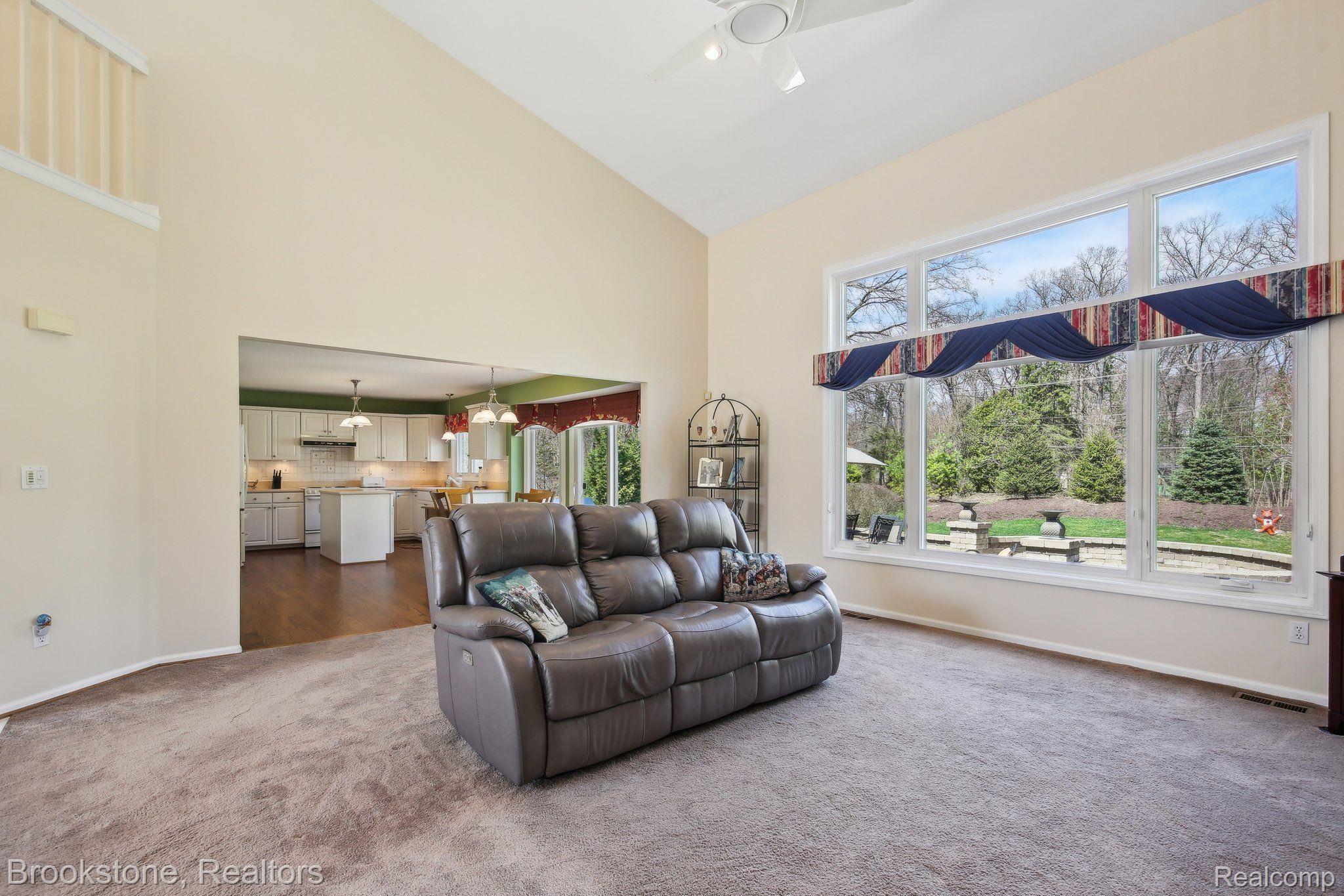 1391 WOODBRIDGE Court
