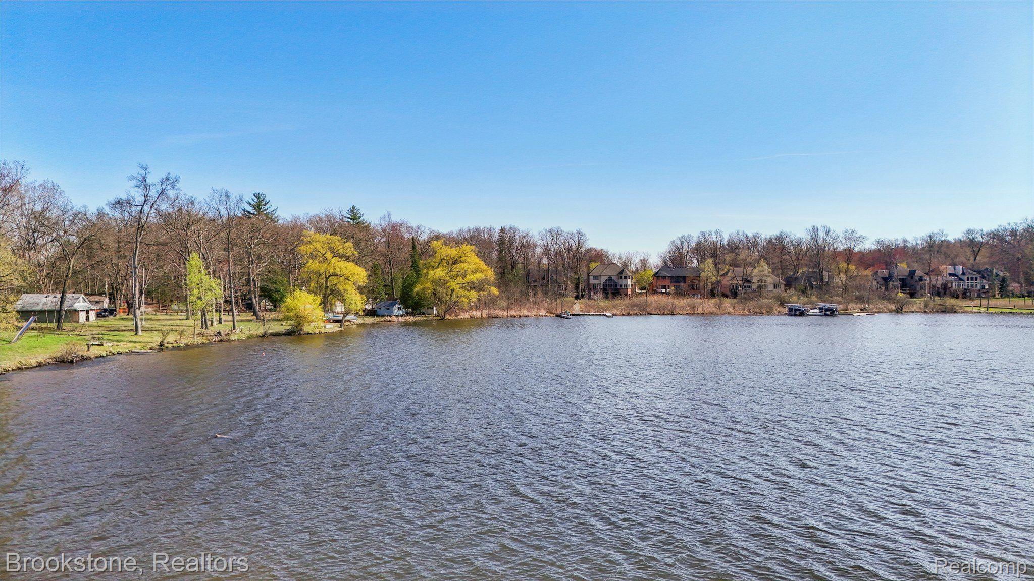 1391 WOODBRIDGE Court