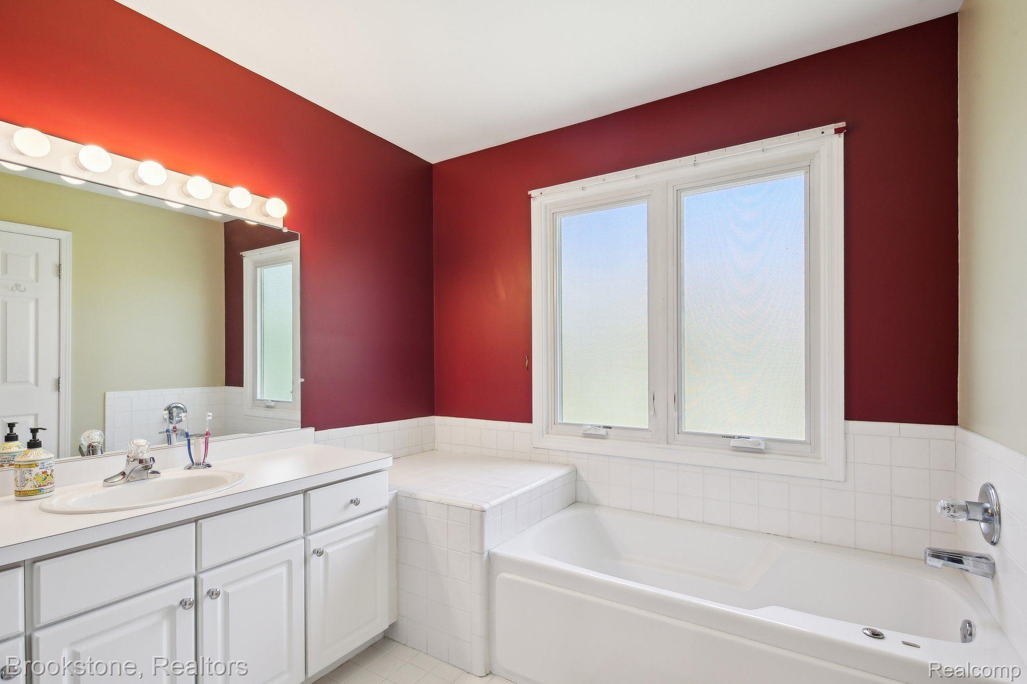 1391 WOODBRIDGE Court