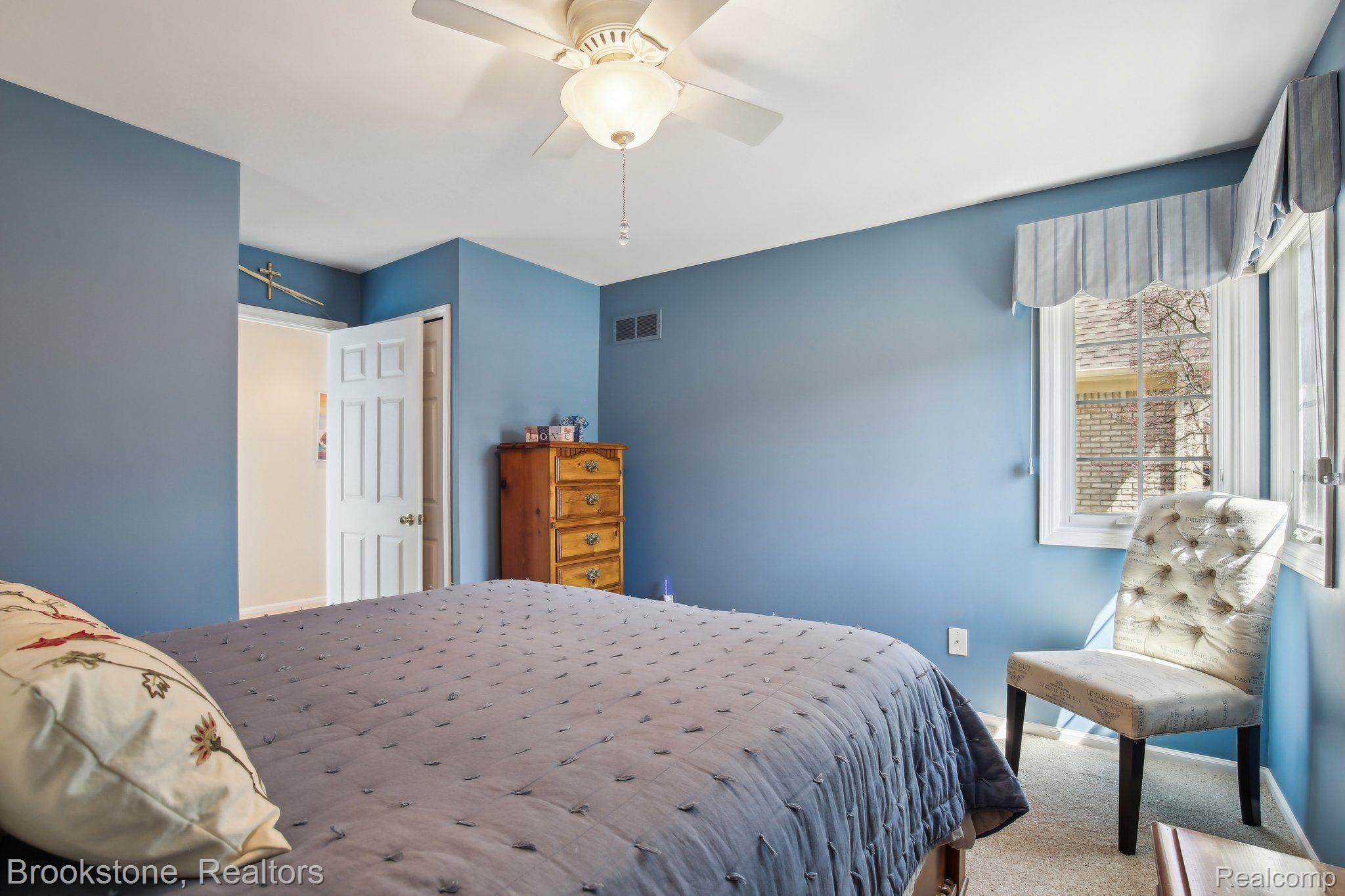 1391 WOODBRIDGE Court