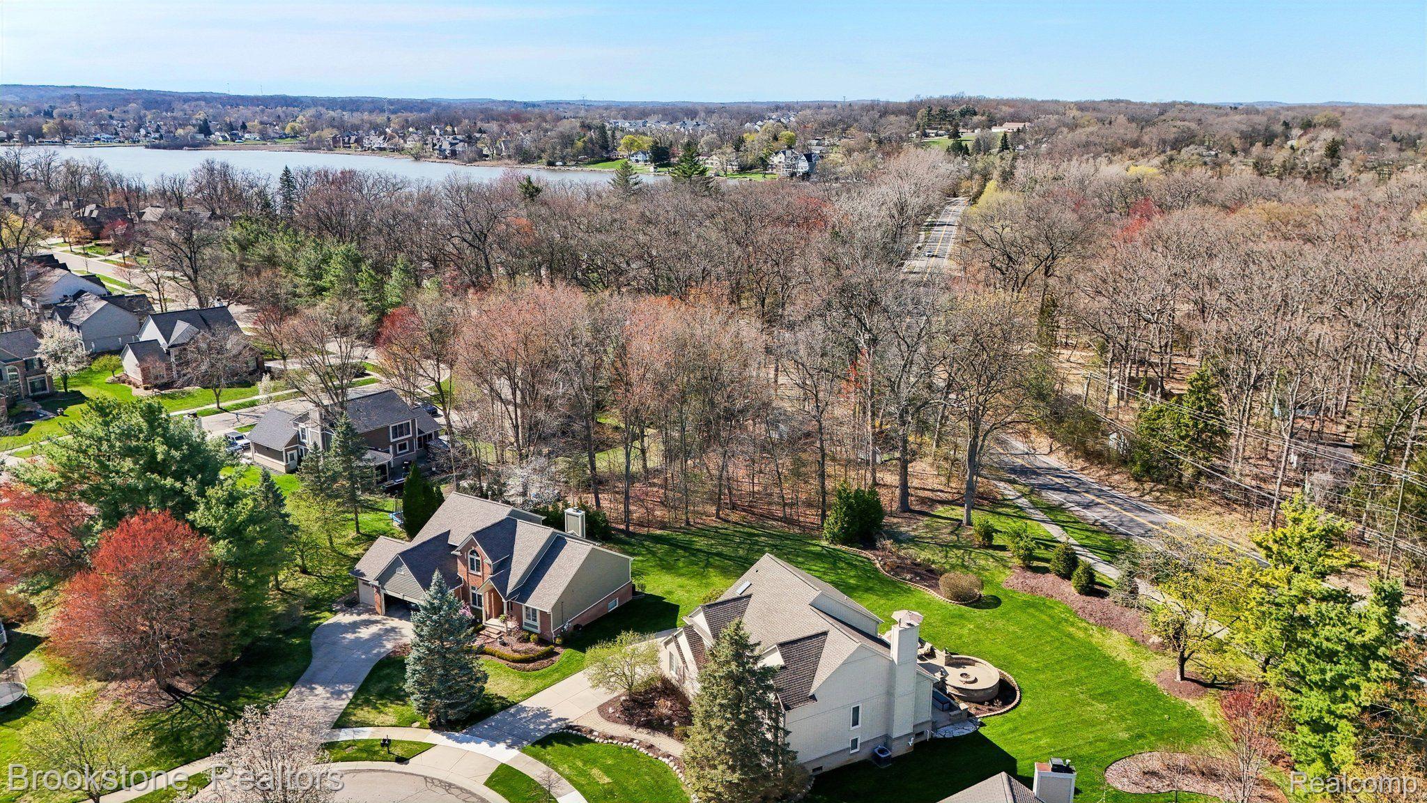 1391 WOODBRIDGE Court