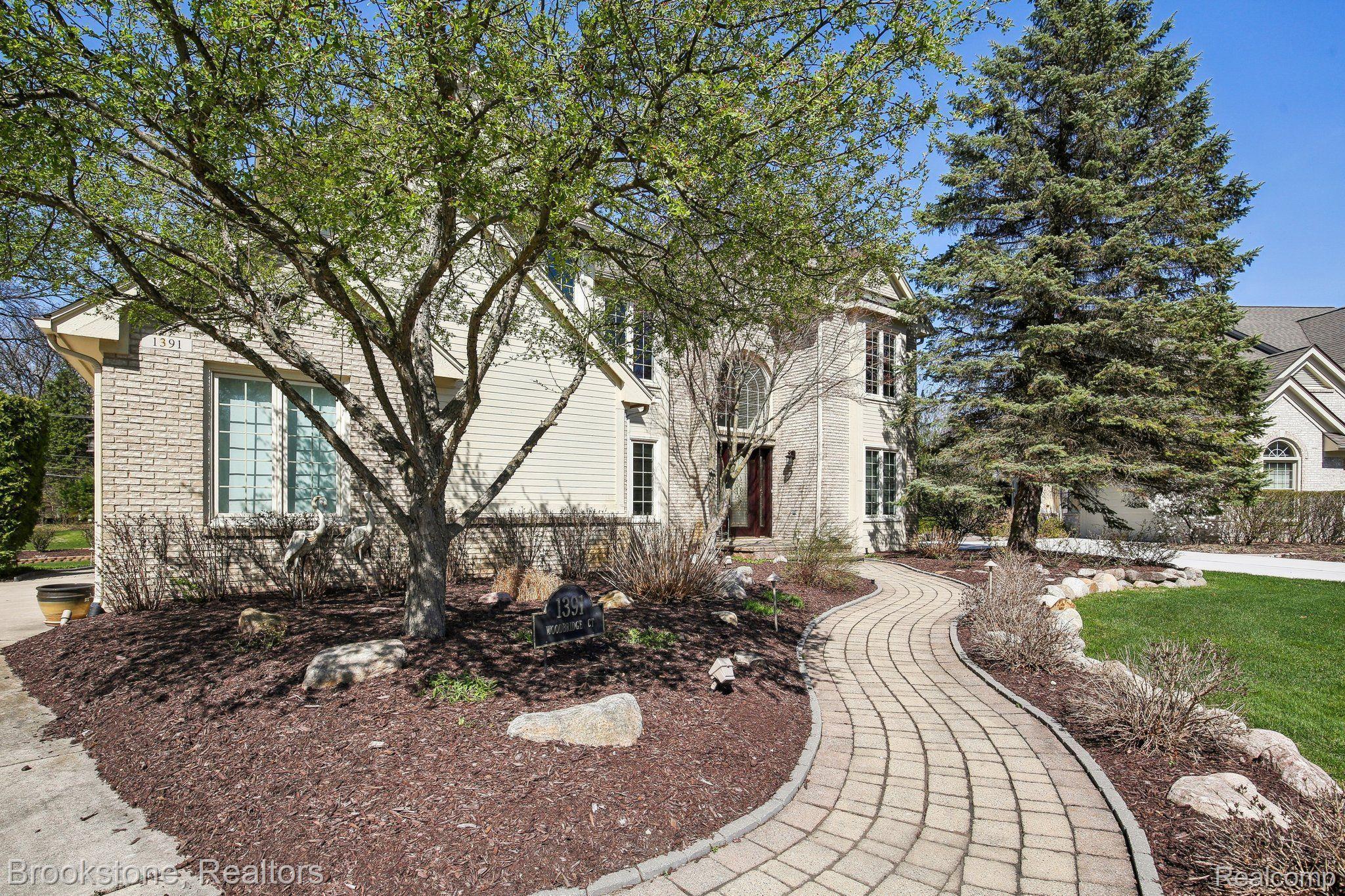 1391 WOODBRIDGE Court