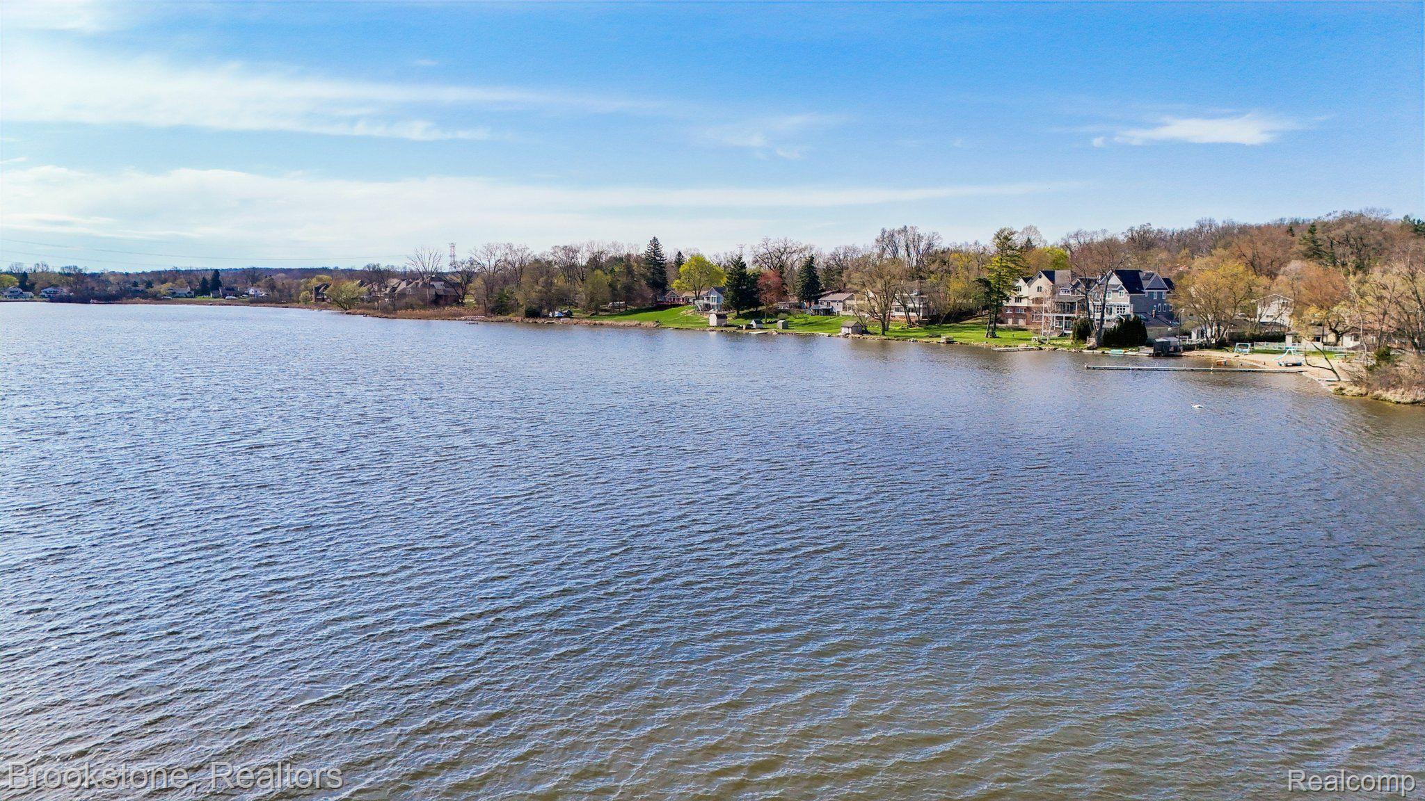 1391 WOODBRIDGE Court
