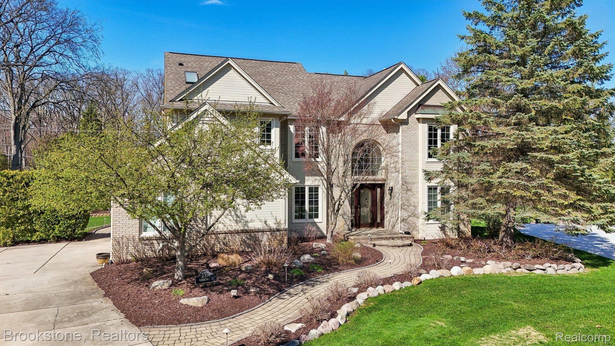 1391 WOODBRIDGE Court