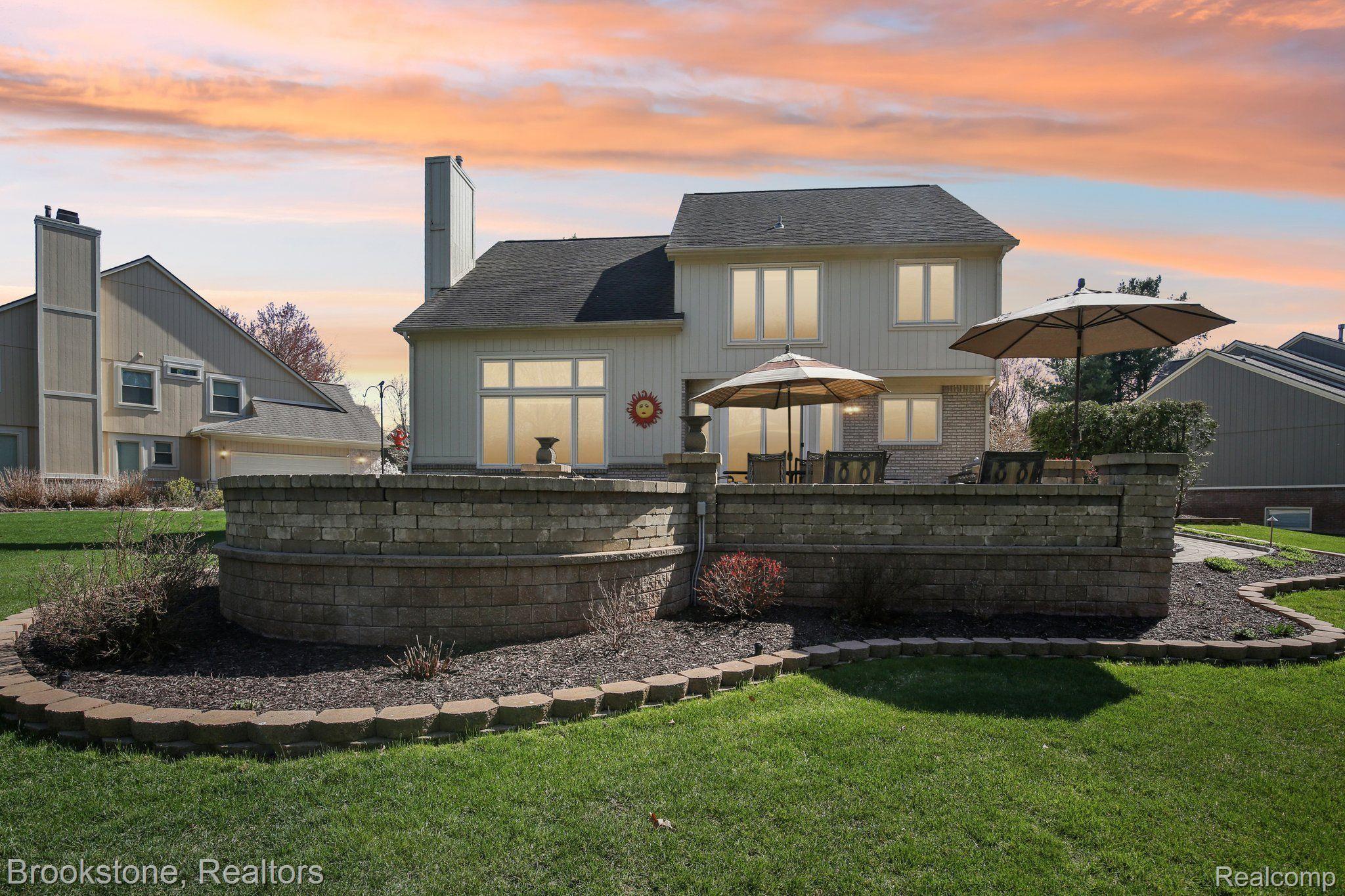 1391 WOODBRIDGE Court