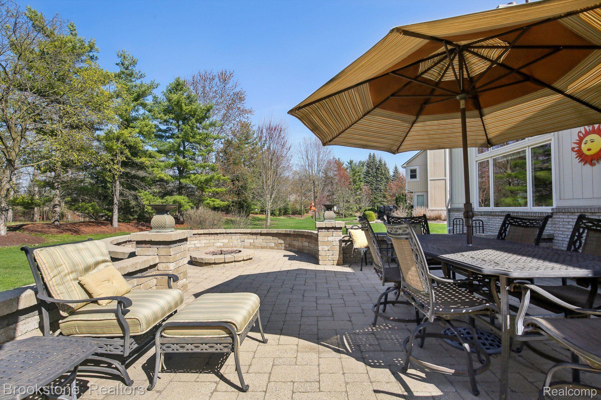1391 WOODBRIDGE Court