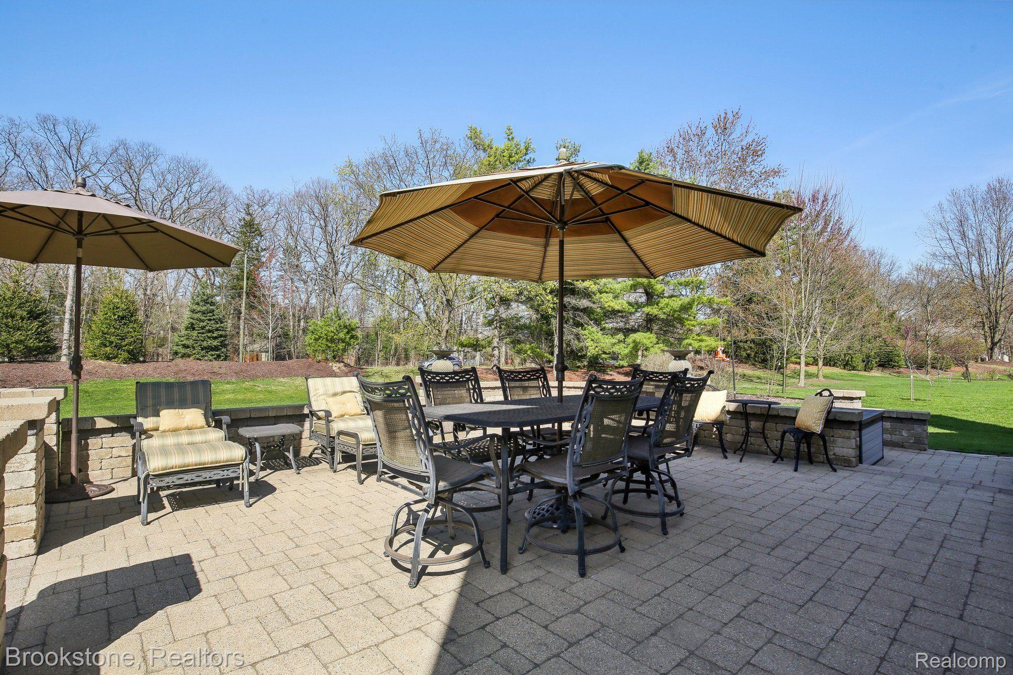 1391 WOODBRIDGE Court