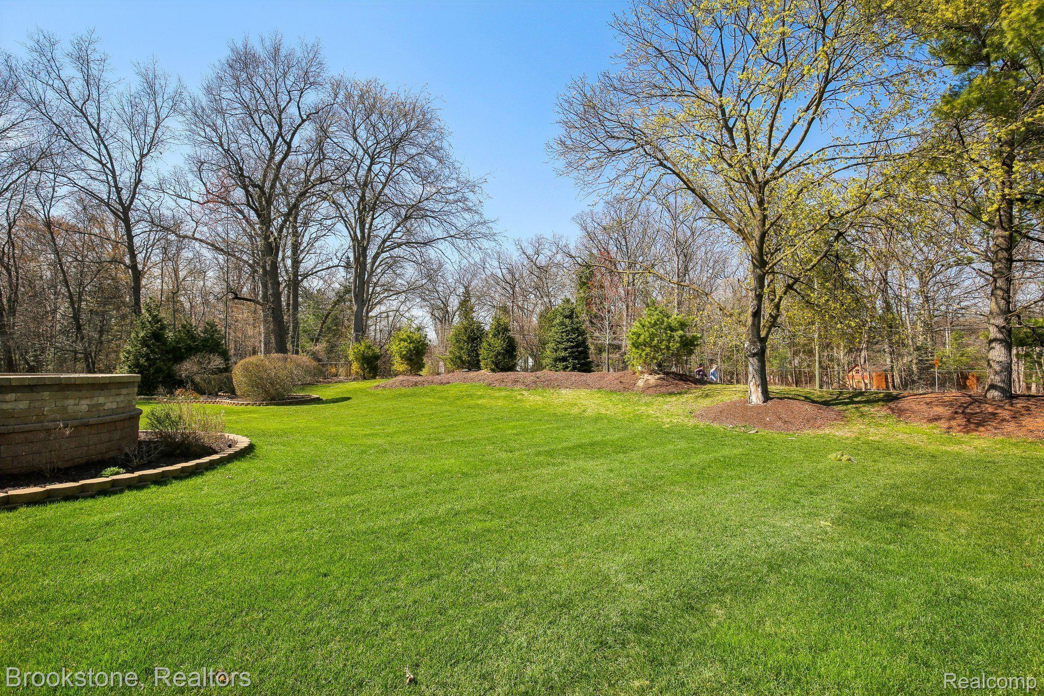 1391 WOODBRIDGE Court