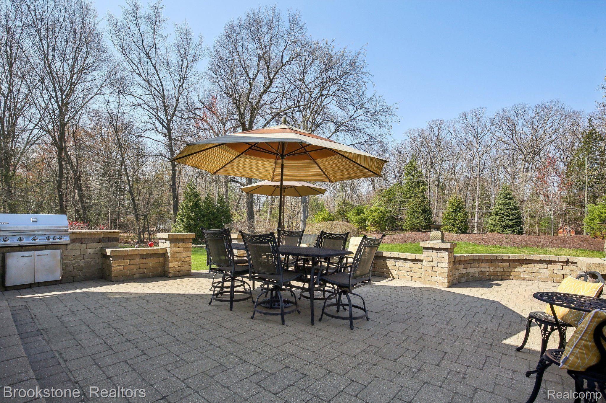 1391 WOODBRIDGE Court