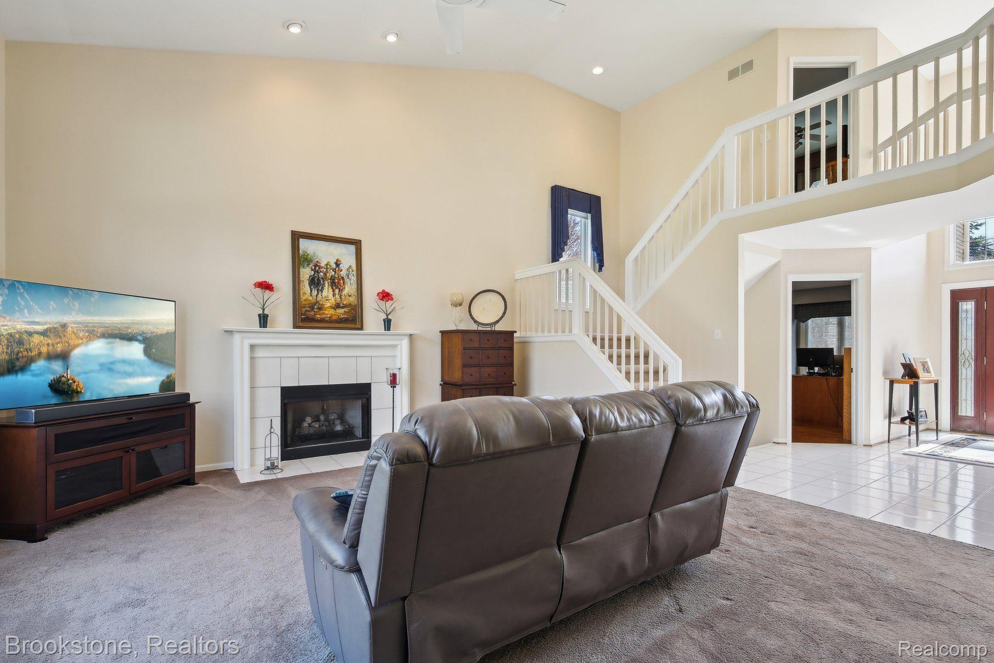 1391 WOODBRIDGE Court