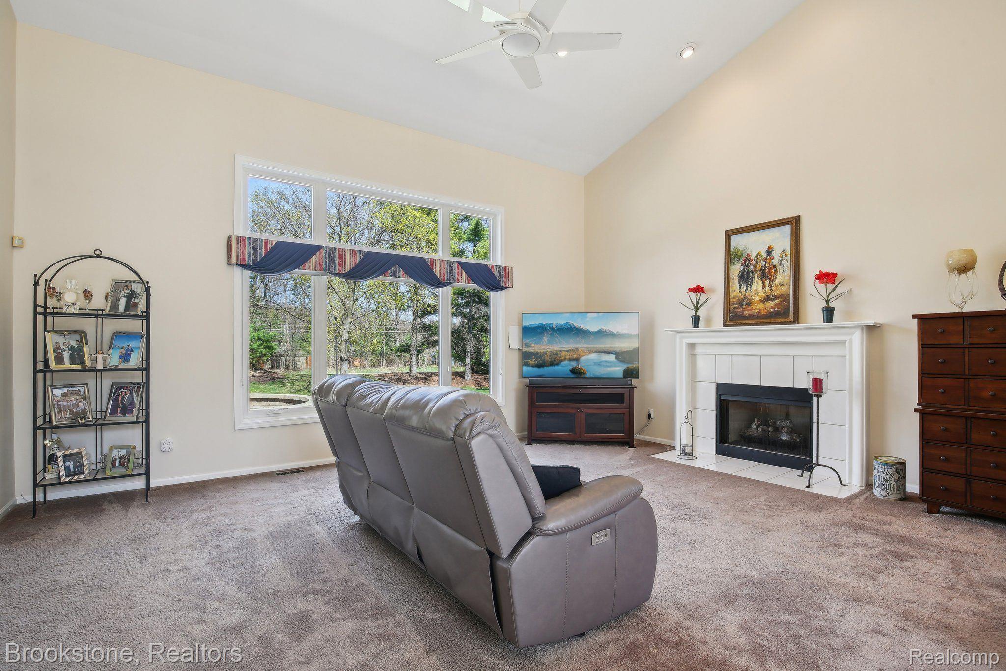 1391 WOODBRIDGE Court