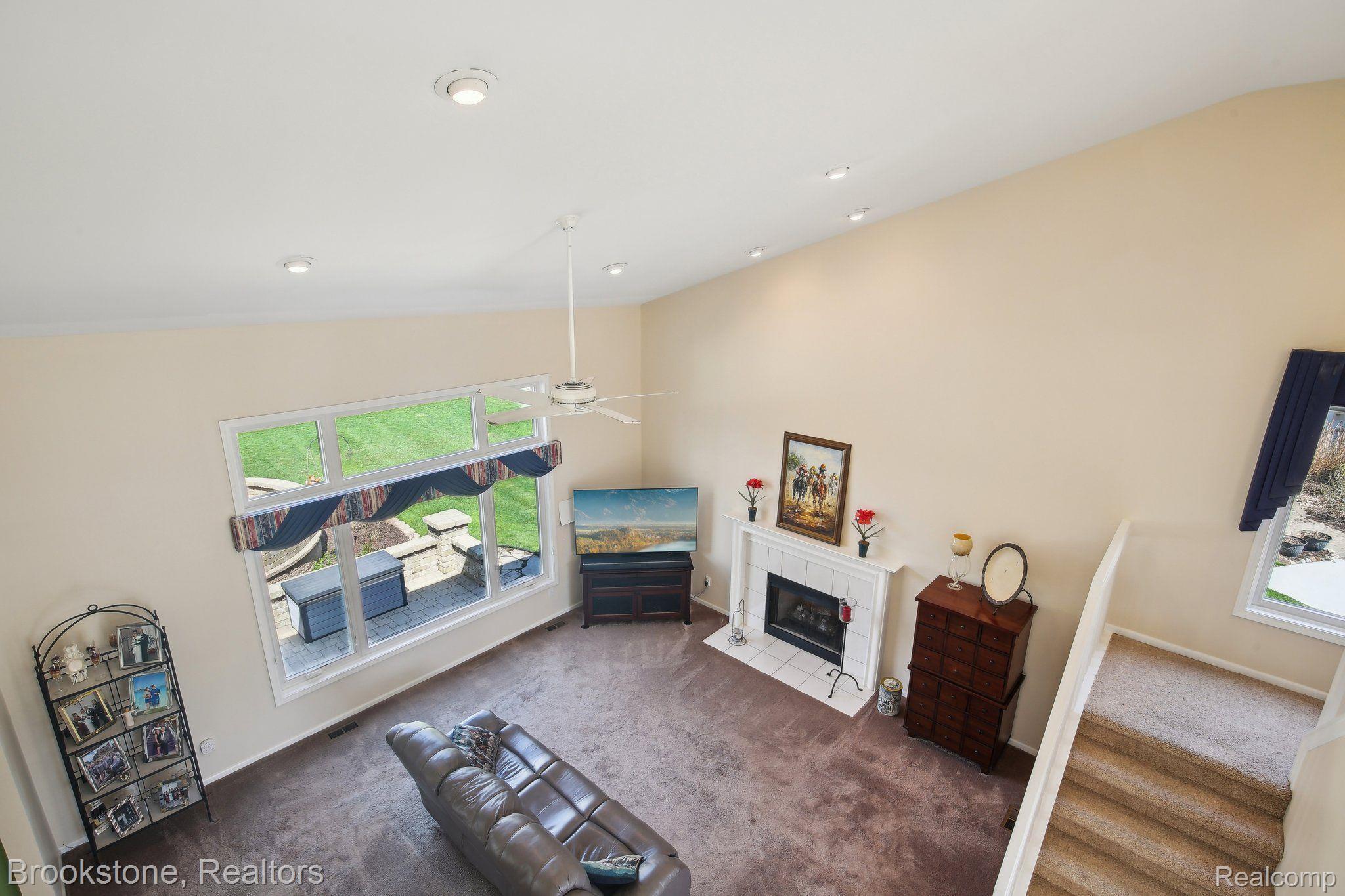 1391 WOODBRIDGE Court
