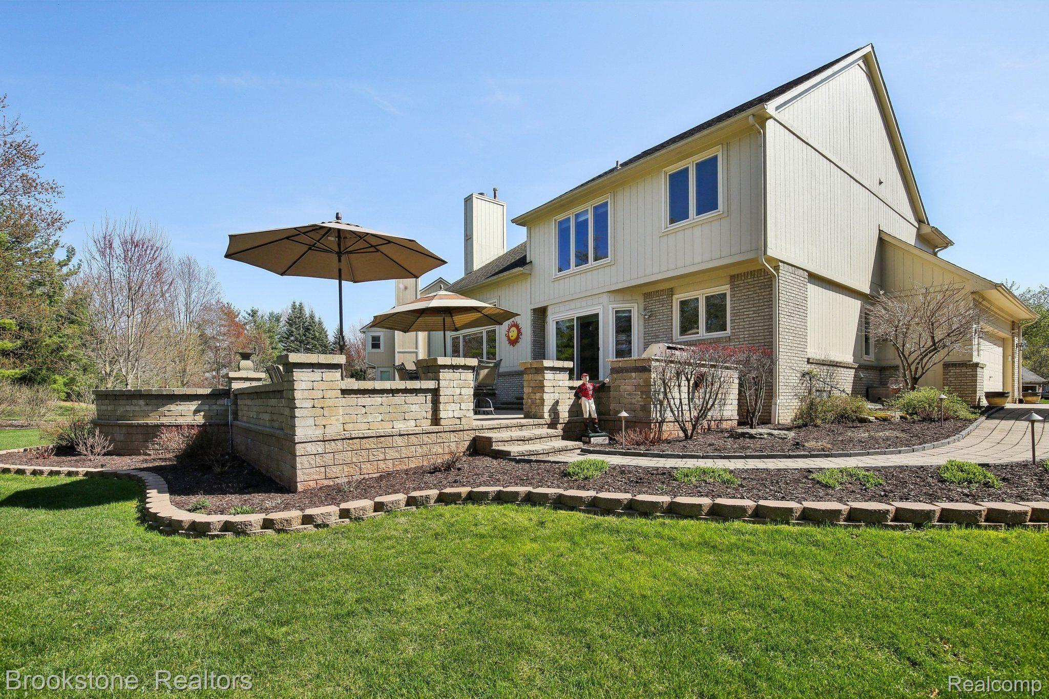 1391 WOODBRIDGE Court
