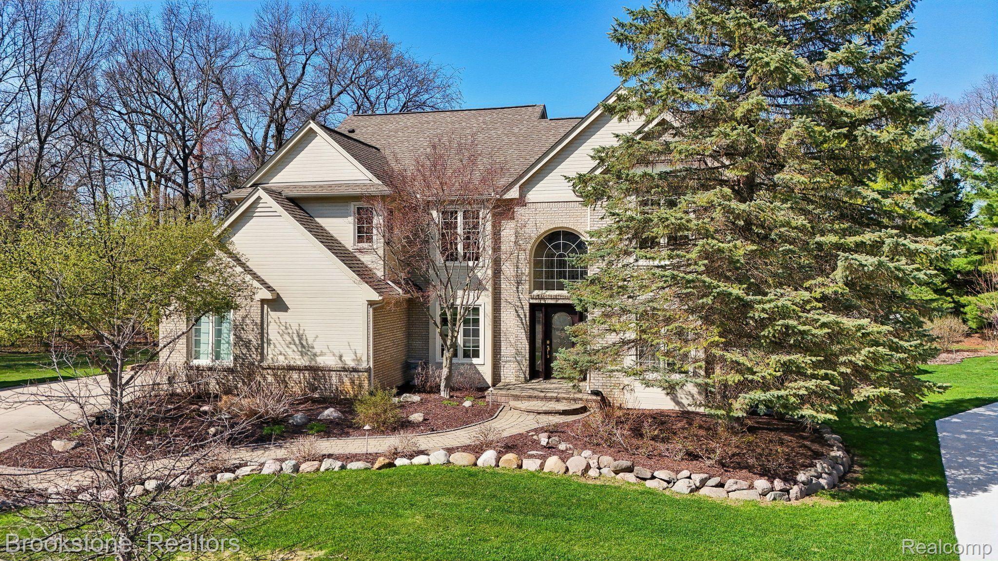 1391 WOODBRIDGE Court