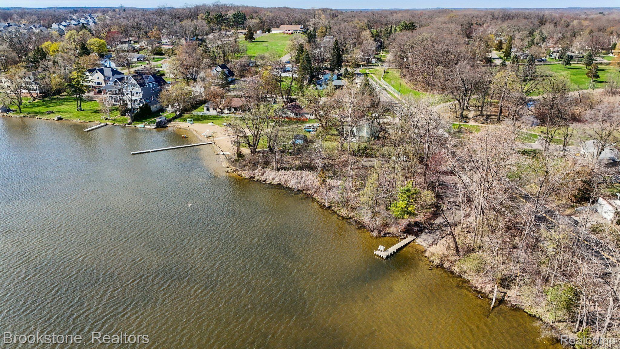 1391 WOODBRIDGE Court