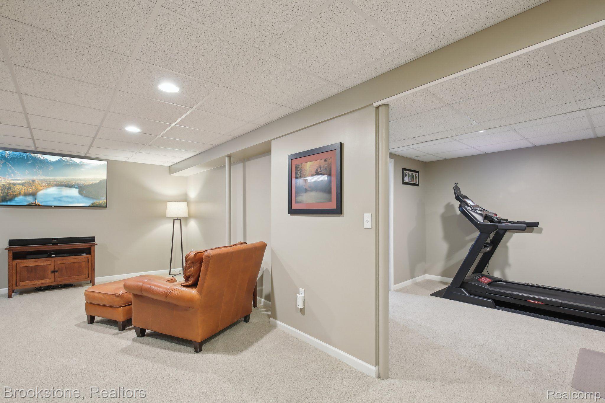 4055 HIGHVIEW