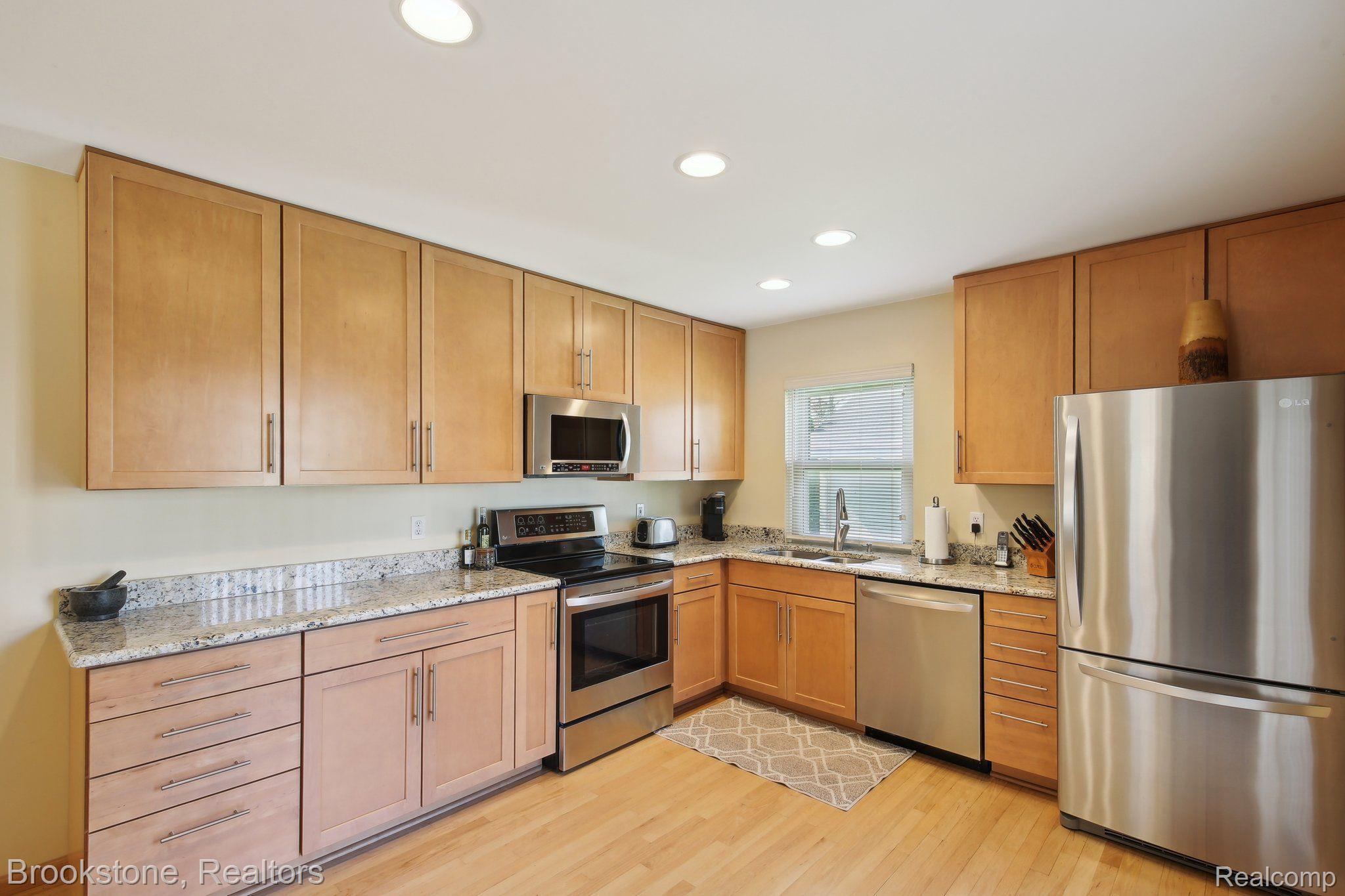 4055 HIGHVIEW