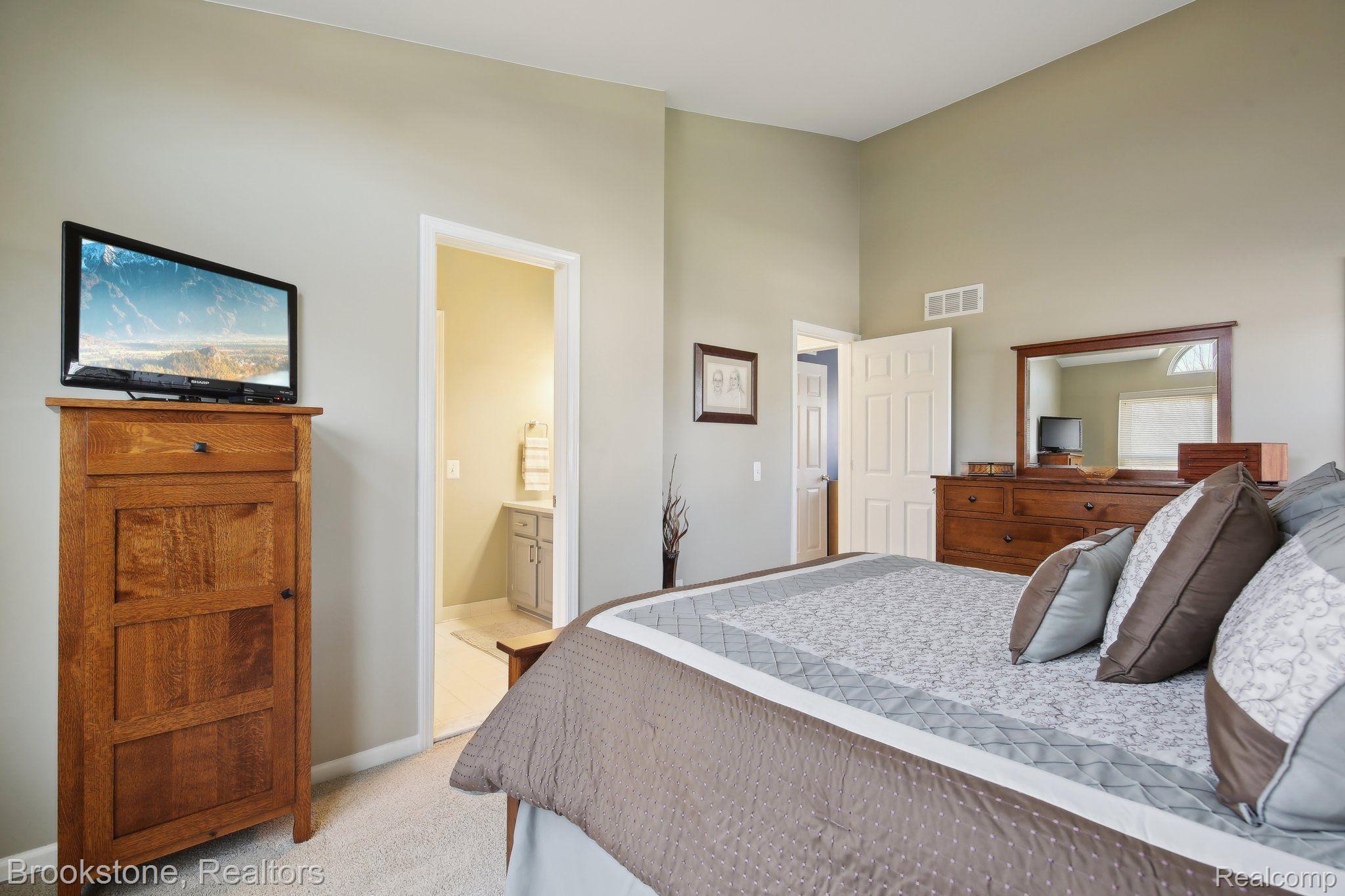 4055 HIGHVIEW