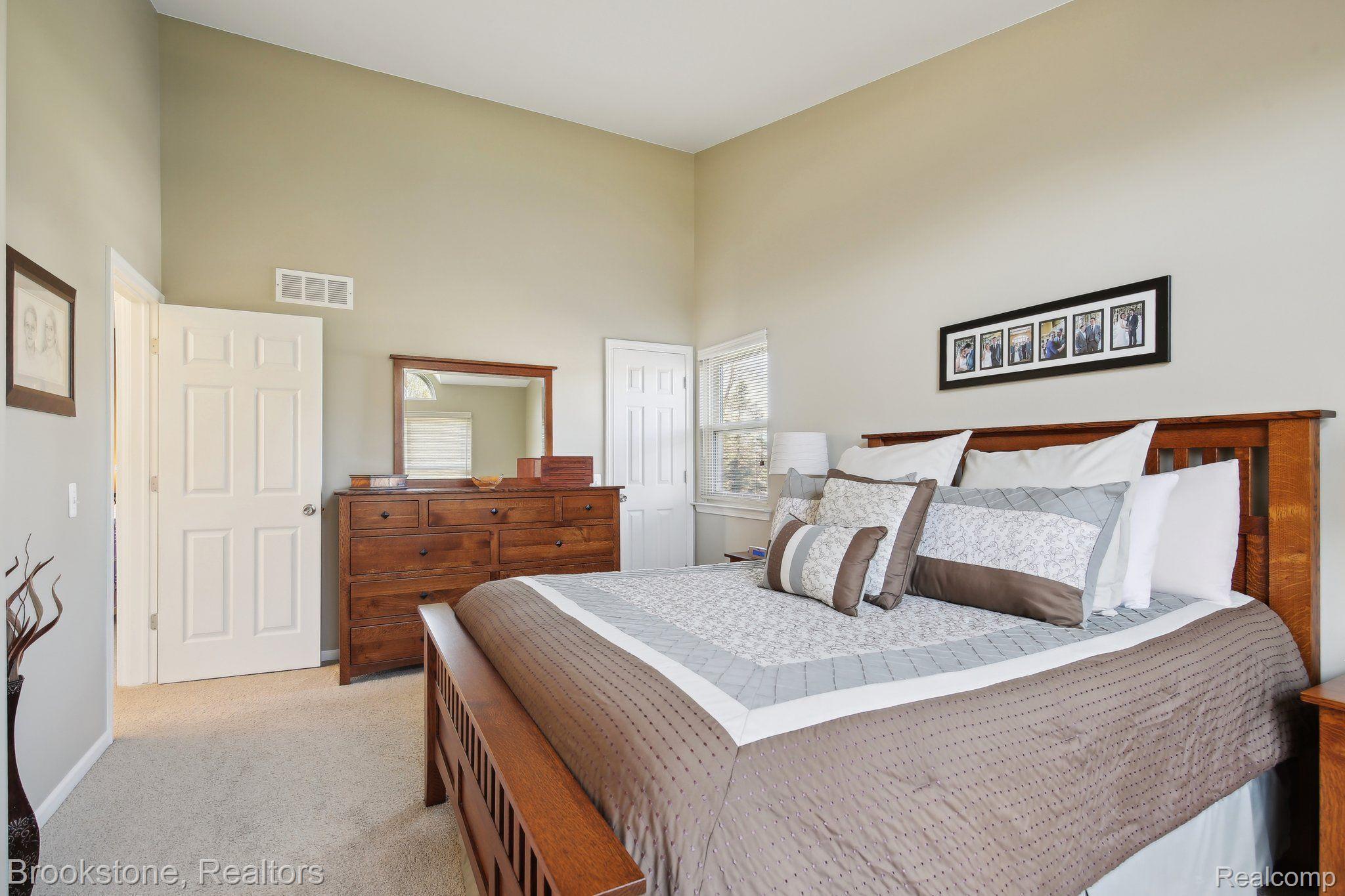 4055 HIGHVIEW