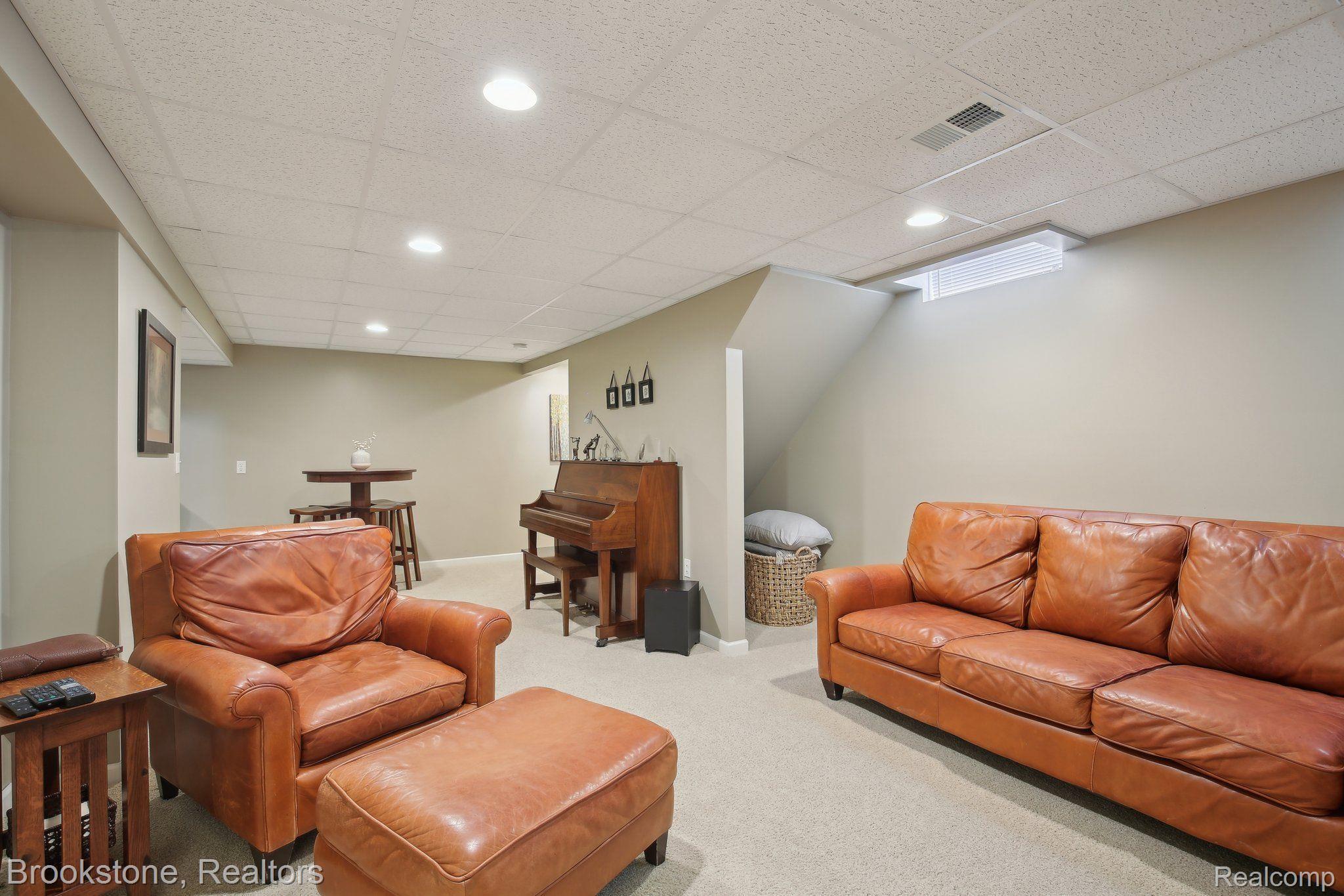 4055 HIGHVIEW