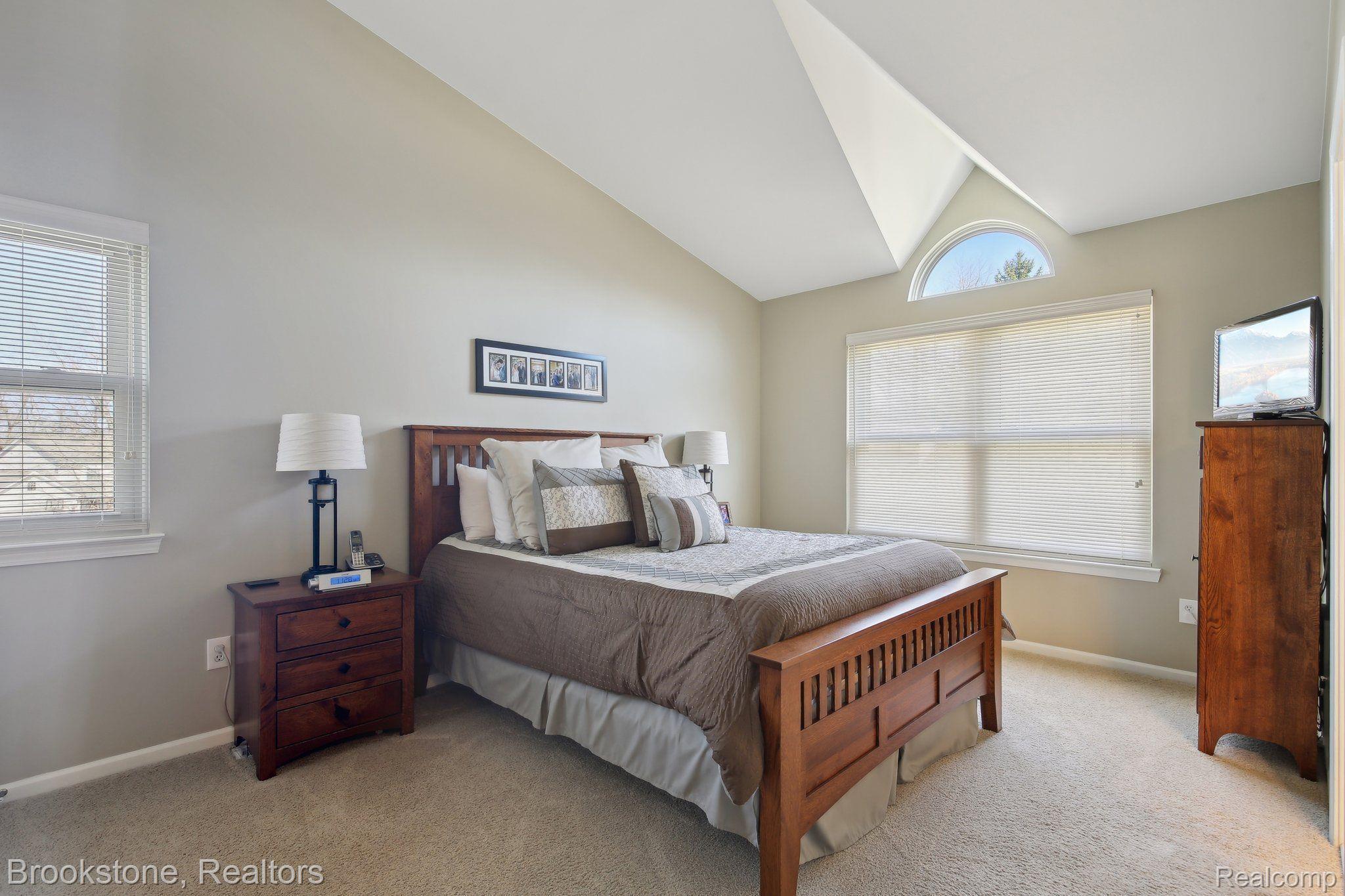 4055 HIGHVIEW