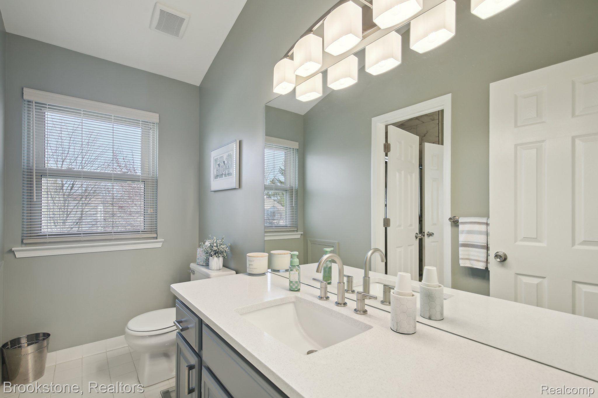 4055 HIGHVIEW