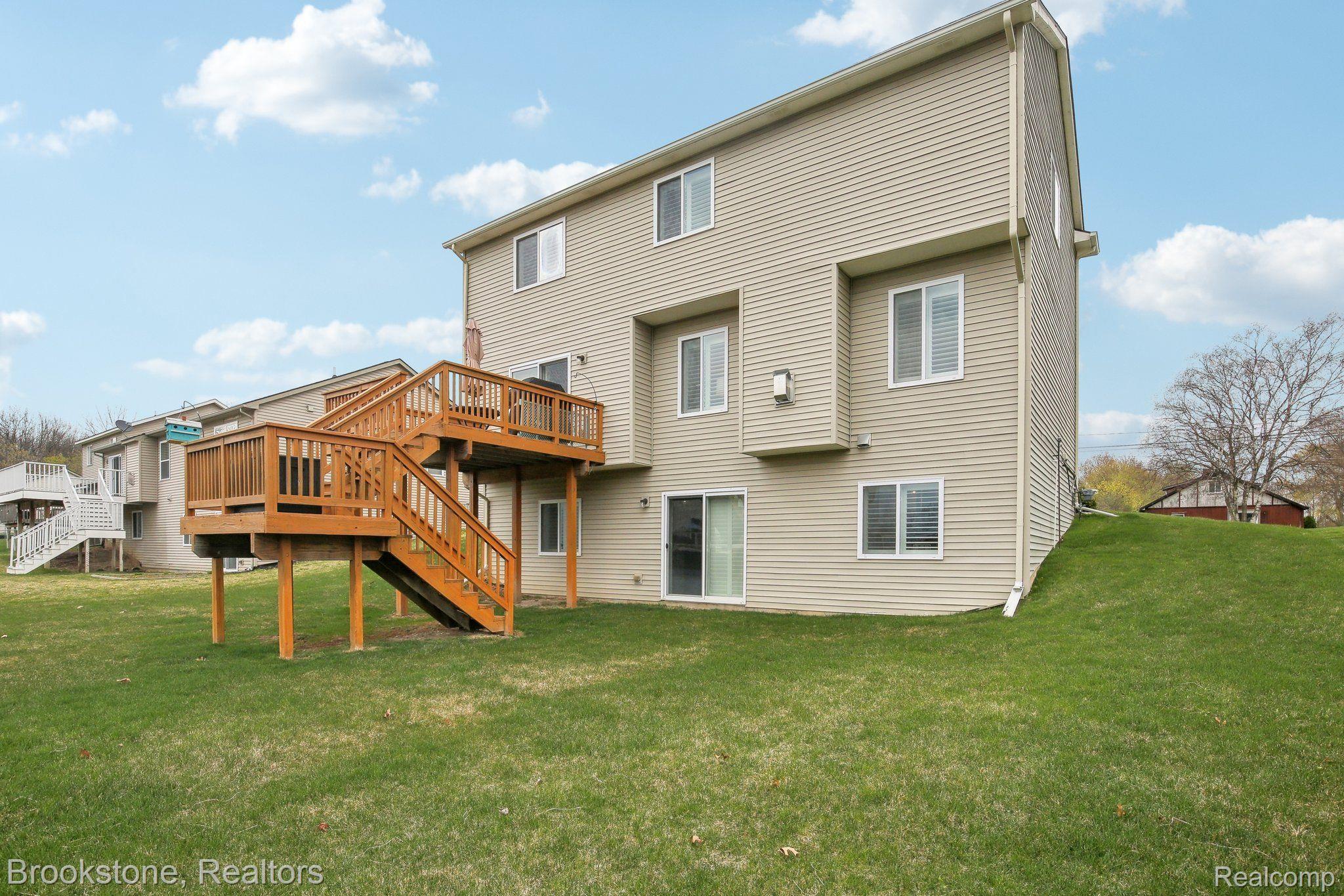 1284 MALCOLM Drive