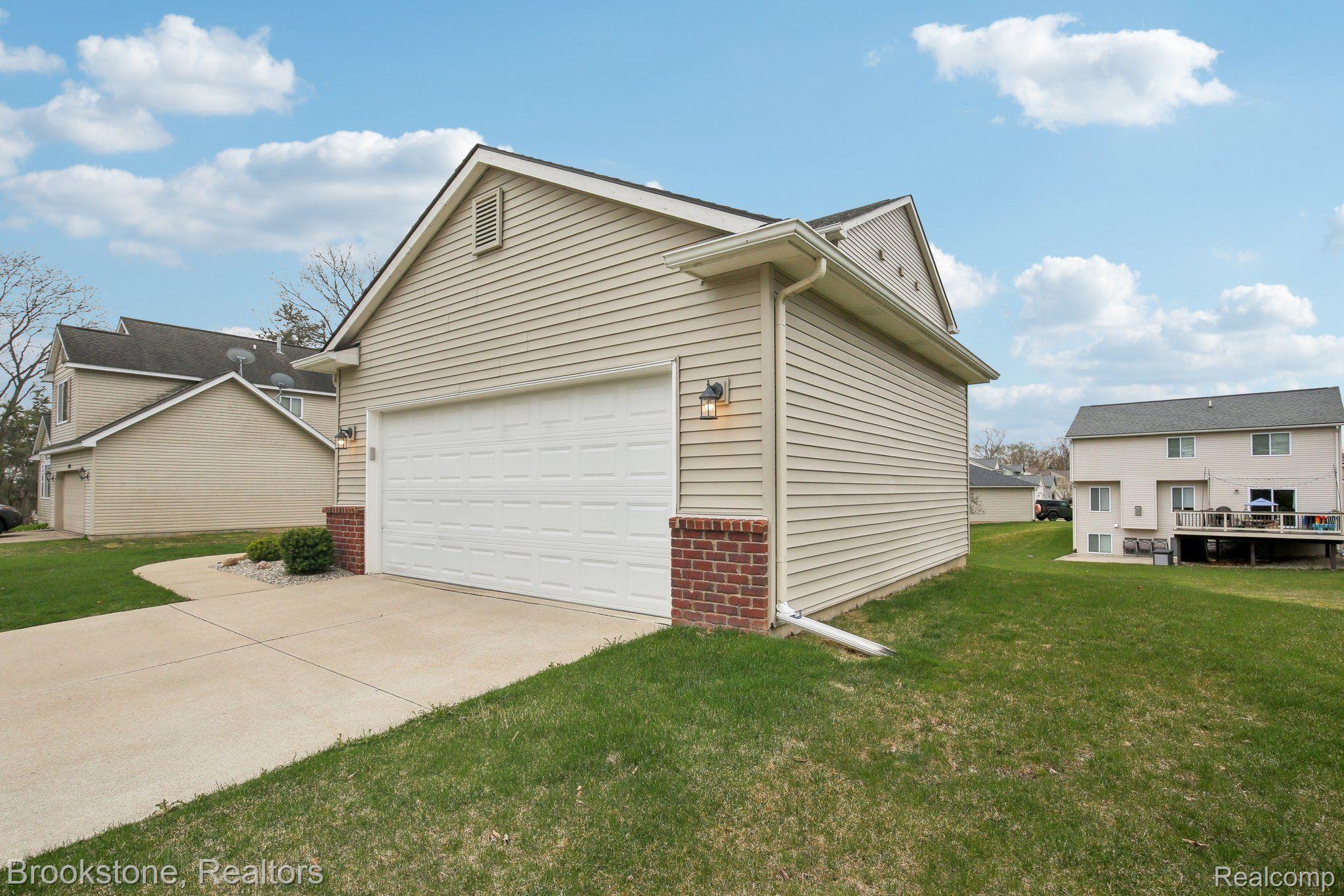 1284 MALCOLM Drive