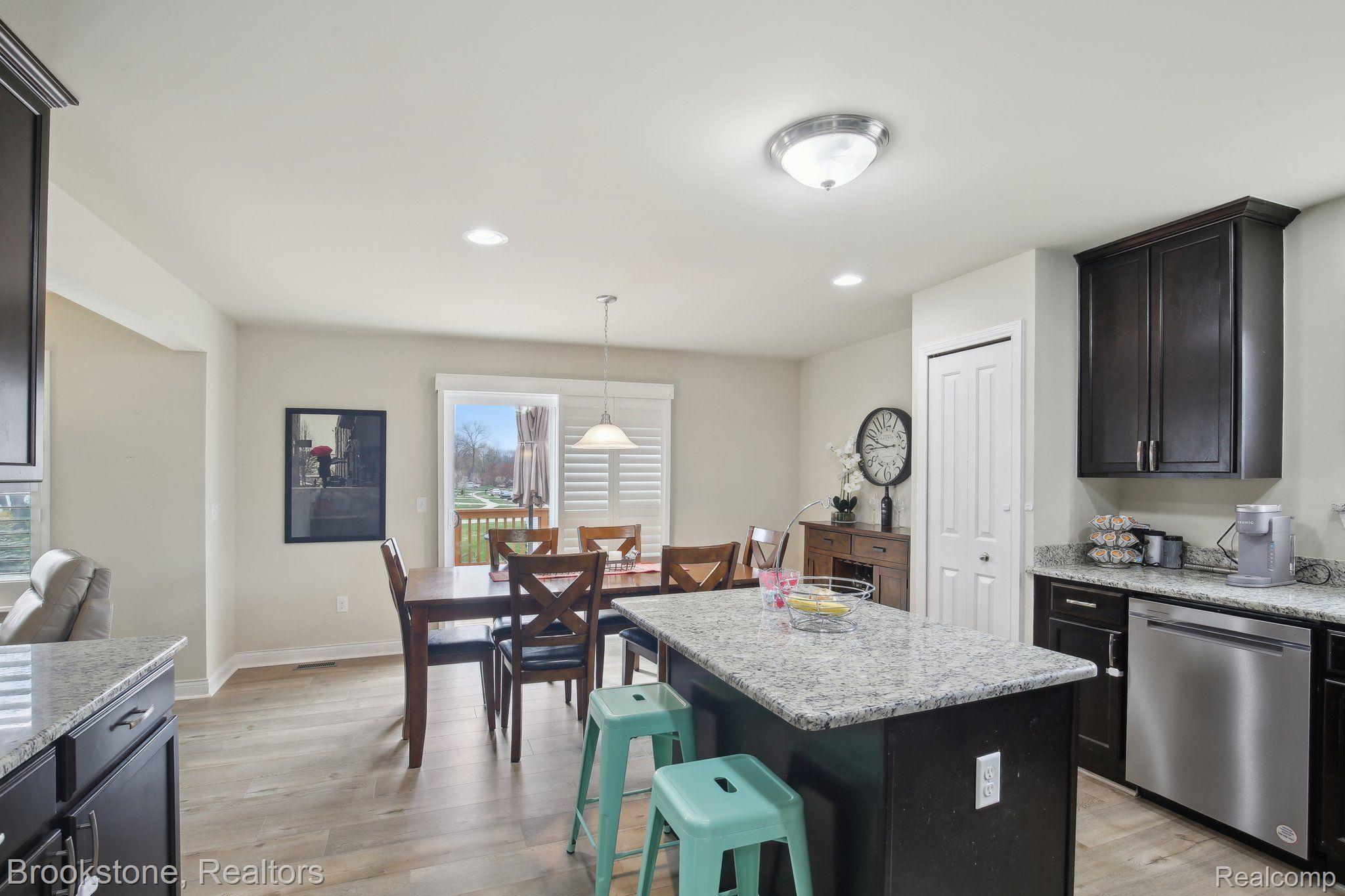 1284 MALCOLM Drive