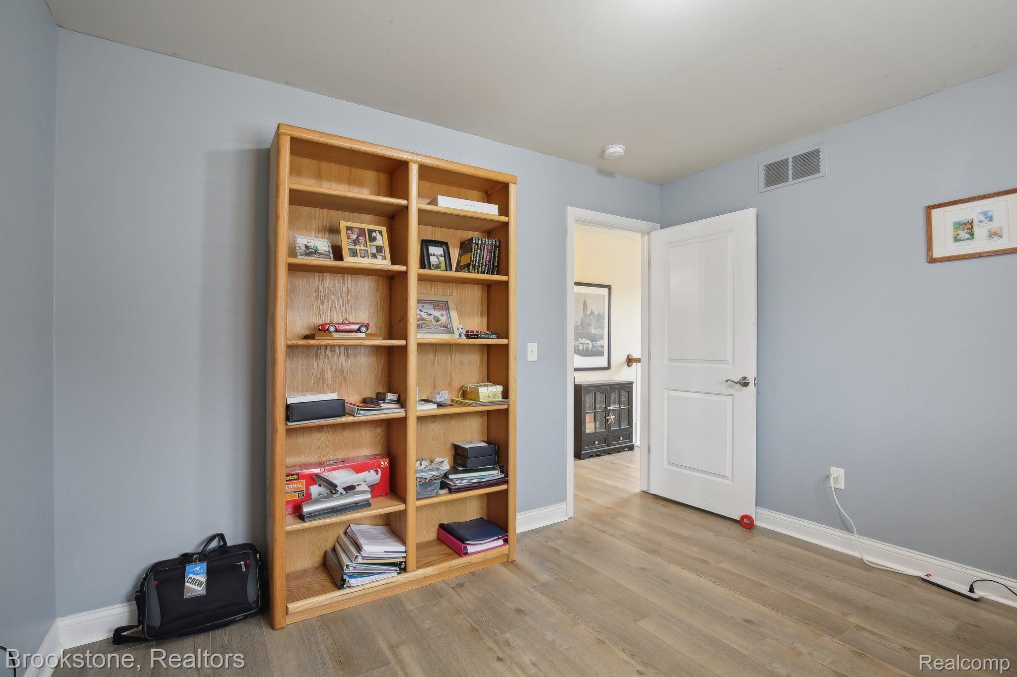 1284 MALCOLM Drive