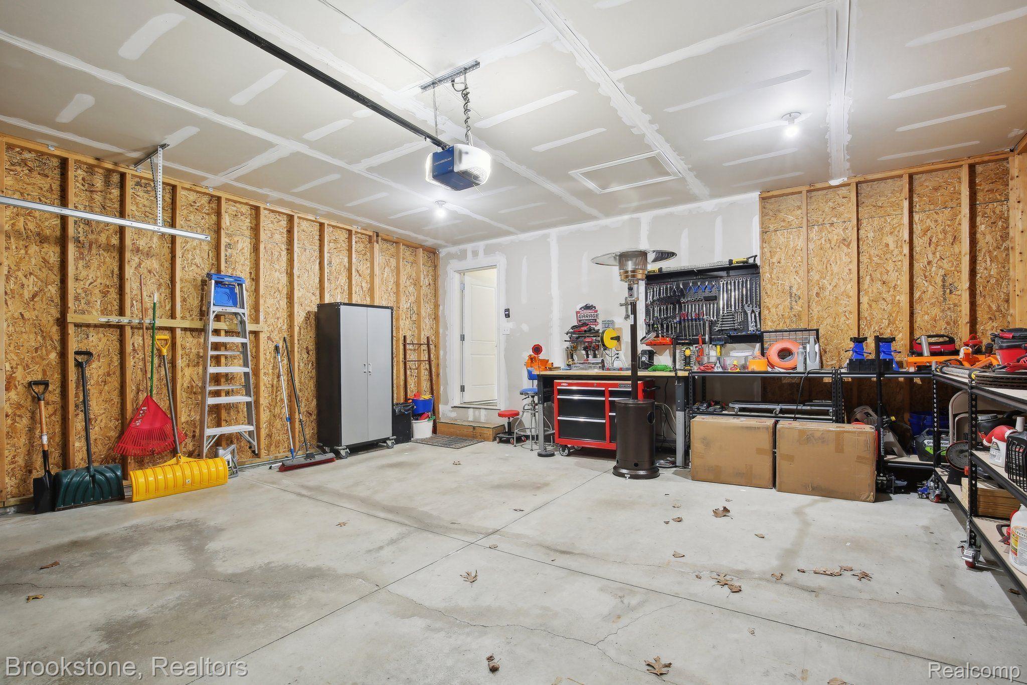 1284 MALCOLM Drive