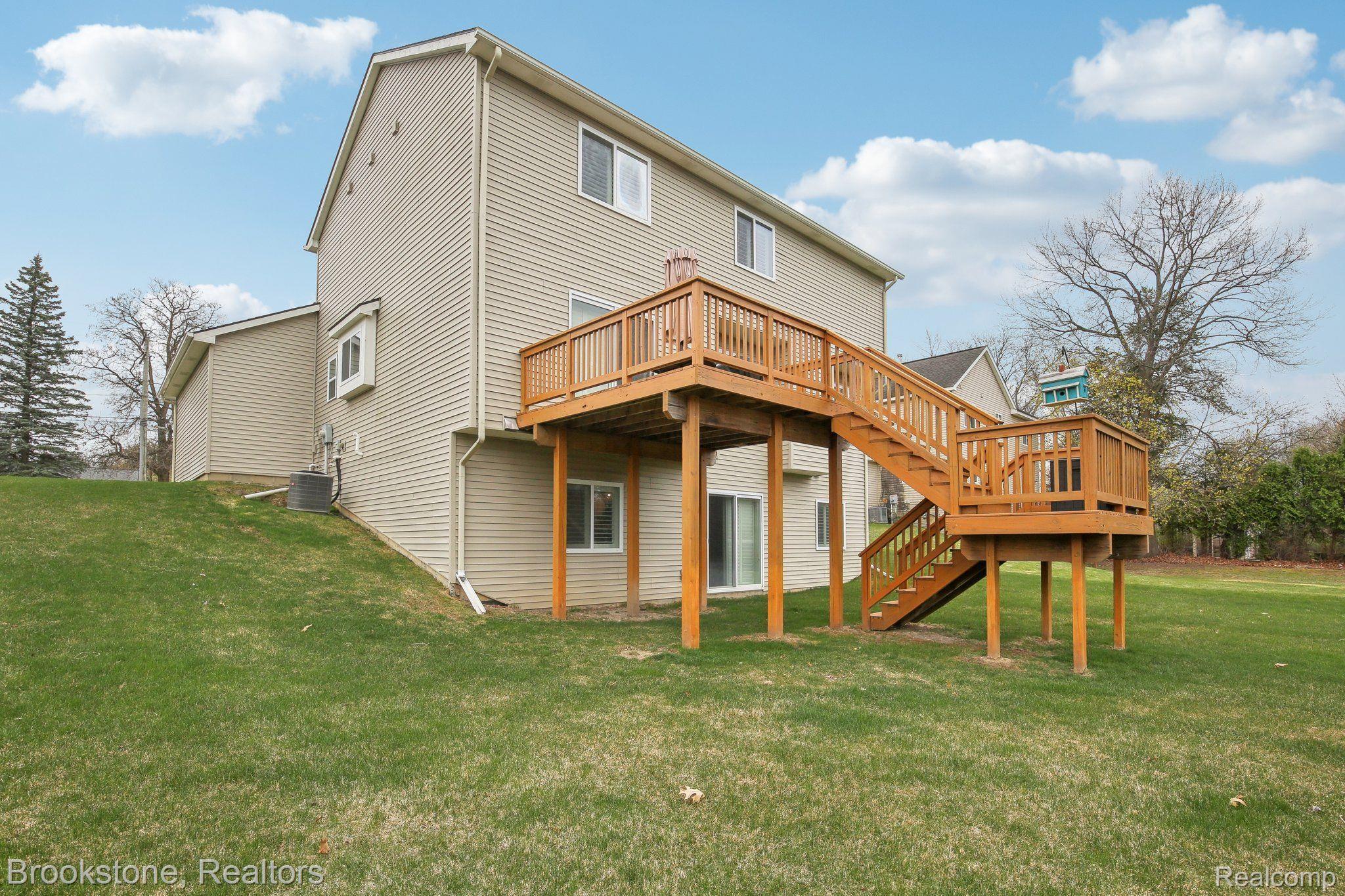 1284 MALCOLM Drive