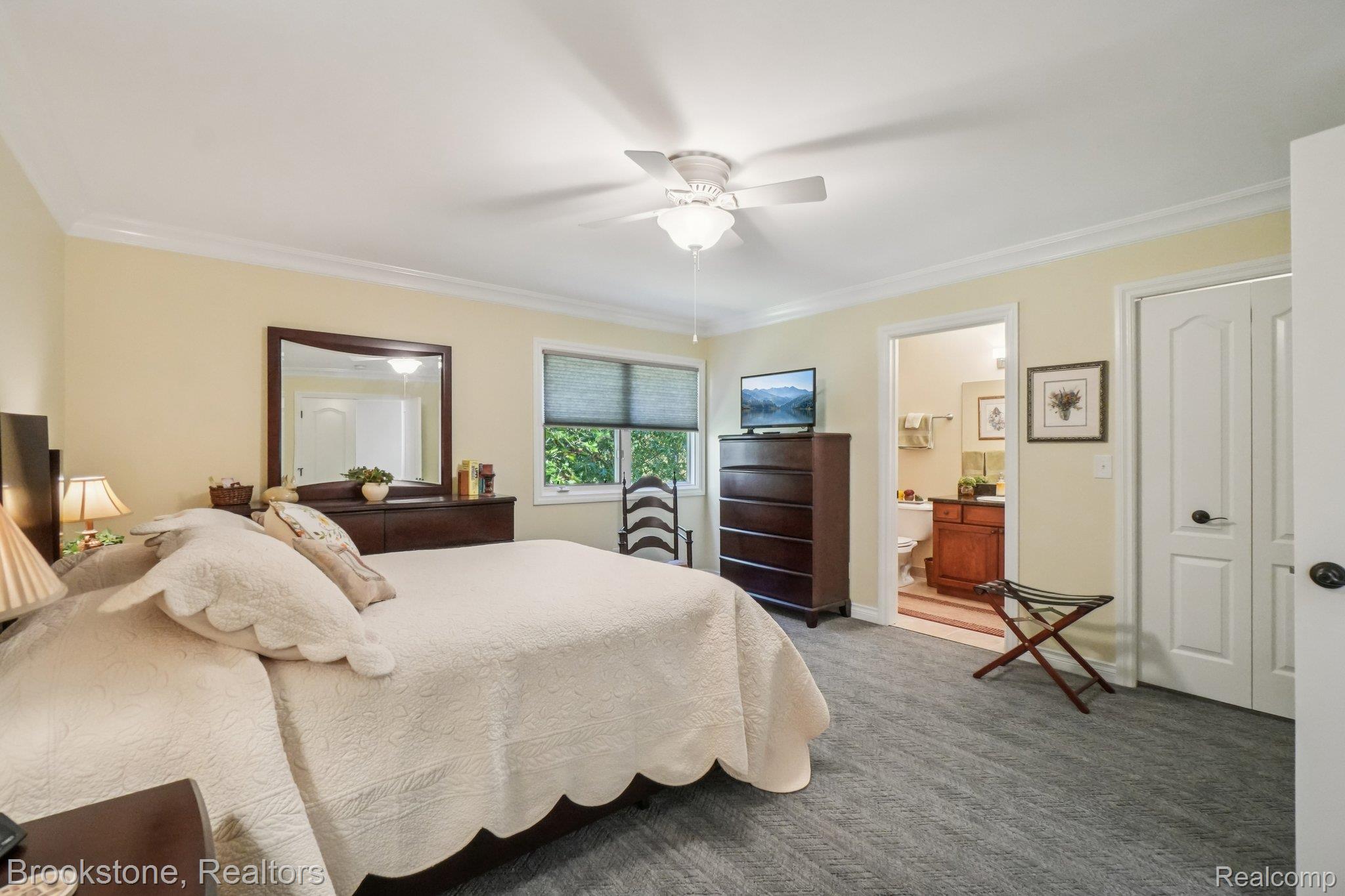 5947 Blackberry Lane