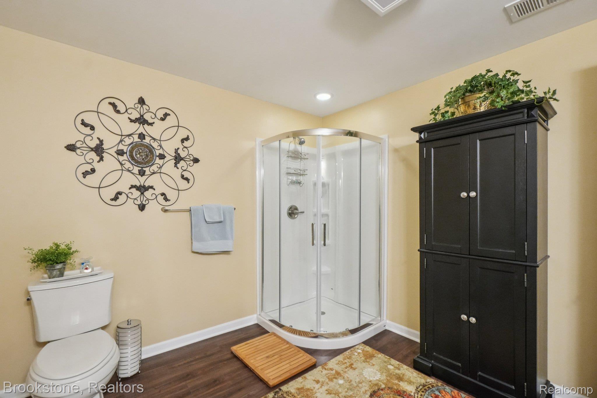 5947 Blackberry Lane
