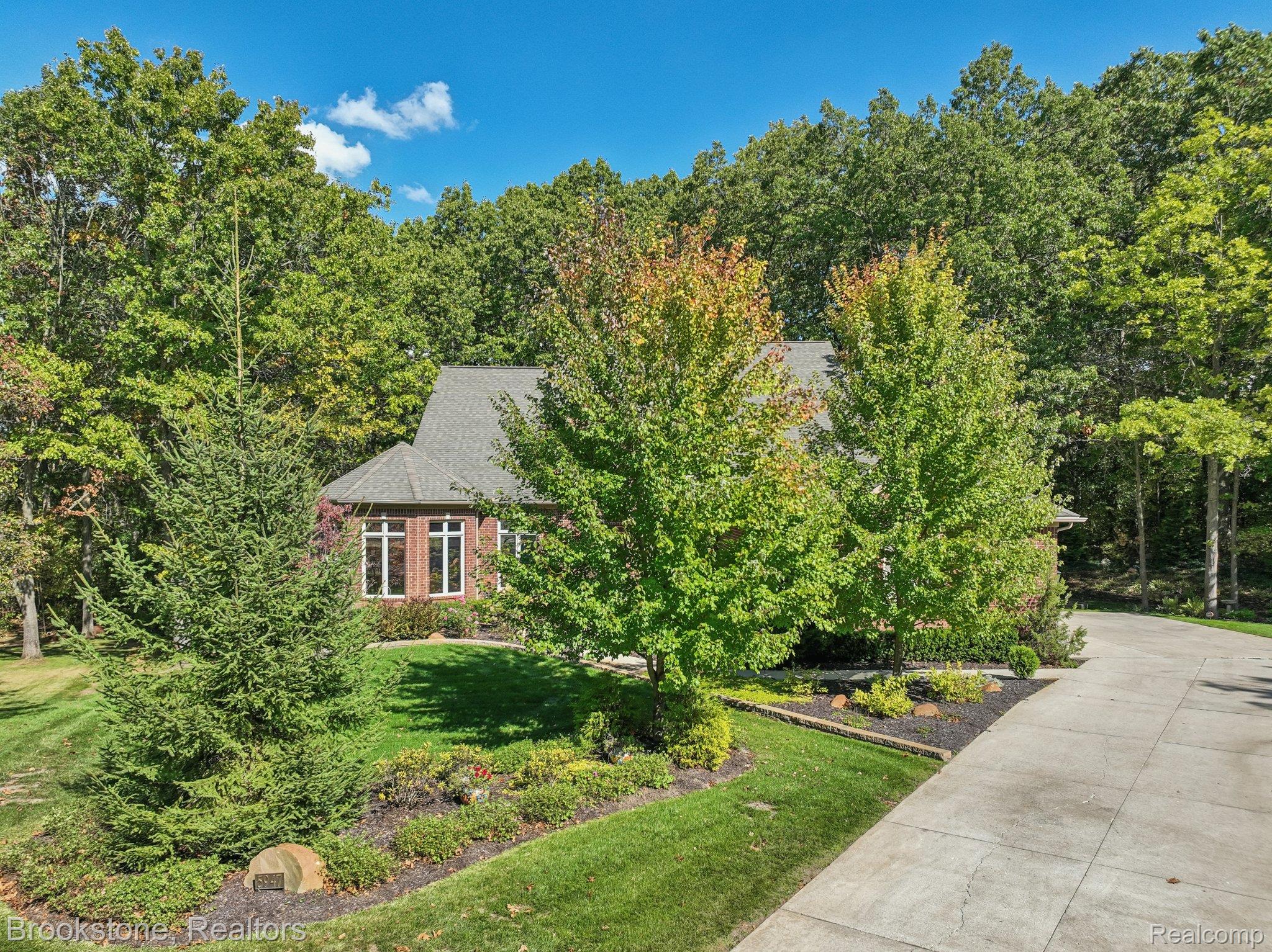 5947 Blackberry Lane