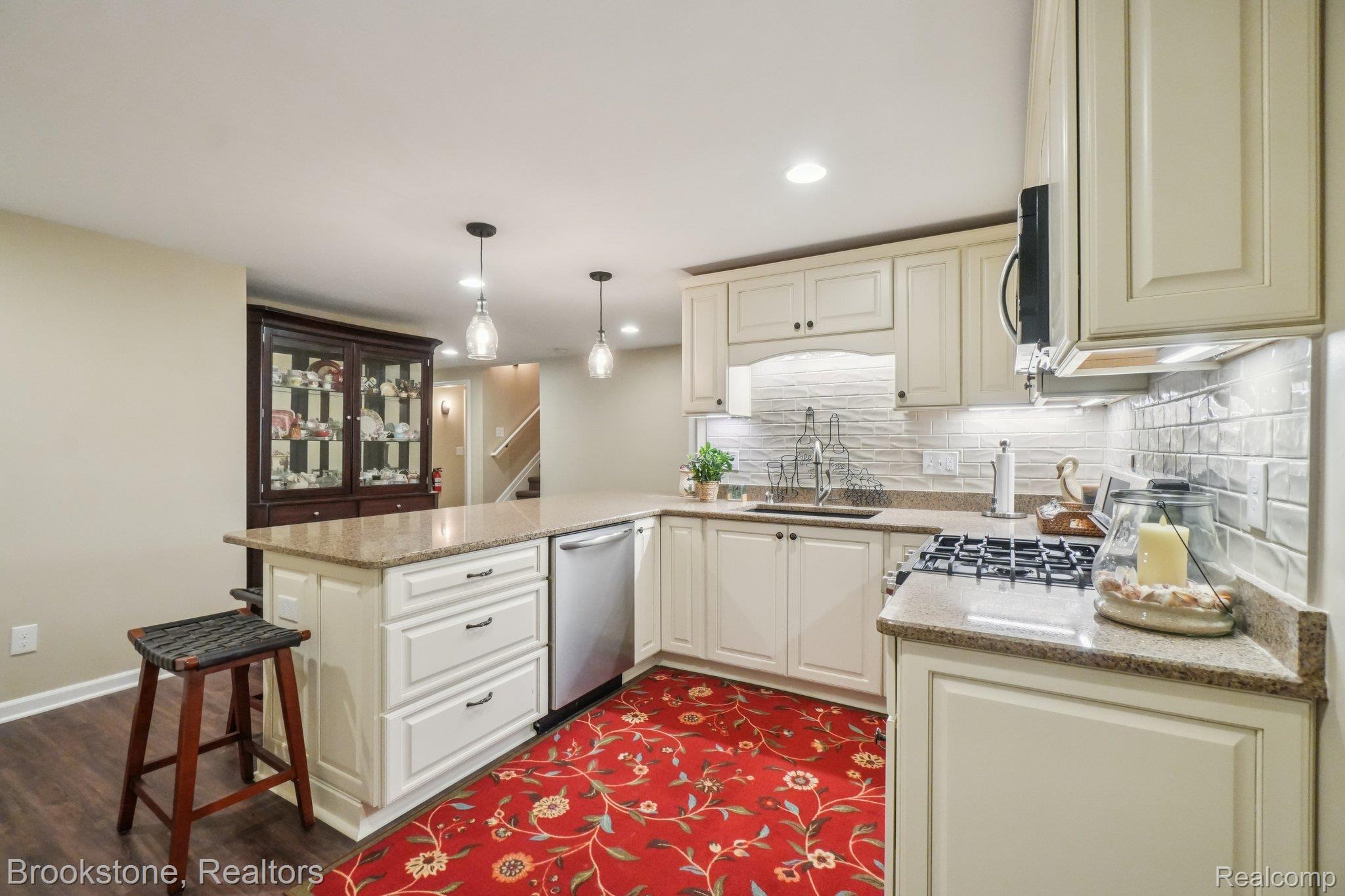 5947 Blackberry Lane