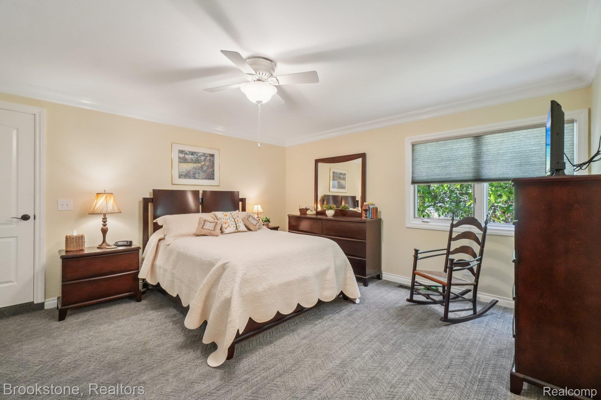 5947 Blackberry Lane
