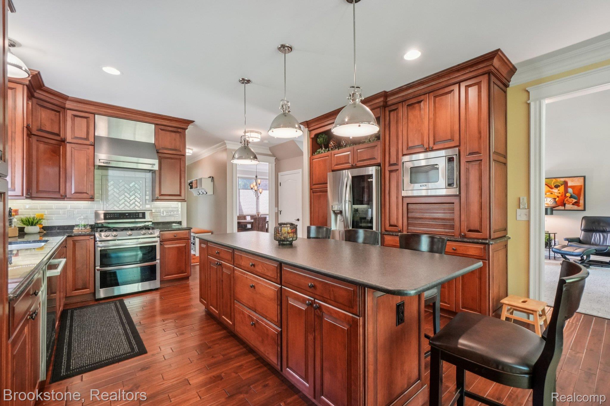 5947 Blackberry Lane
