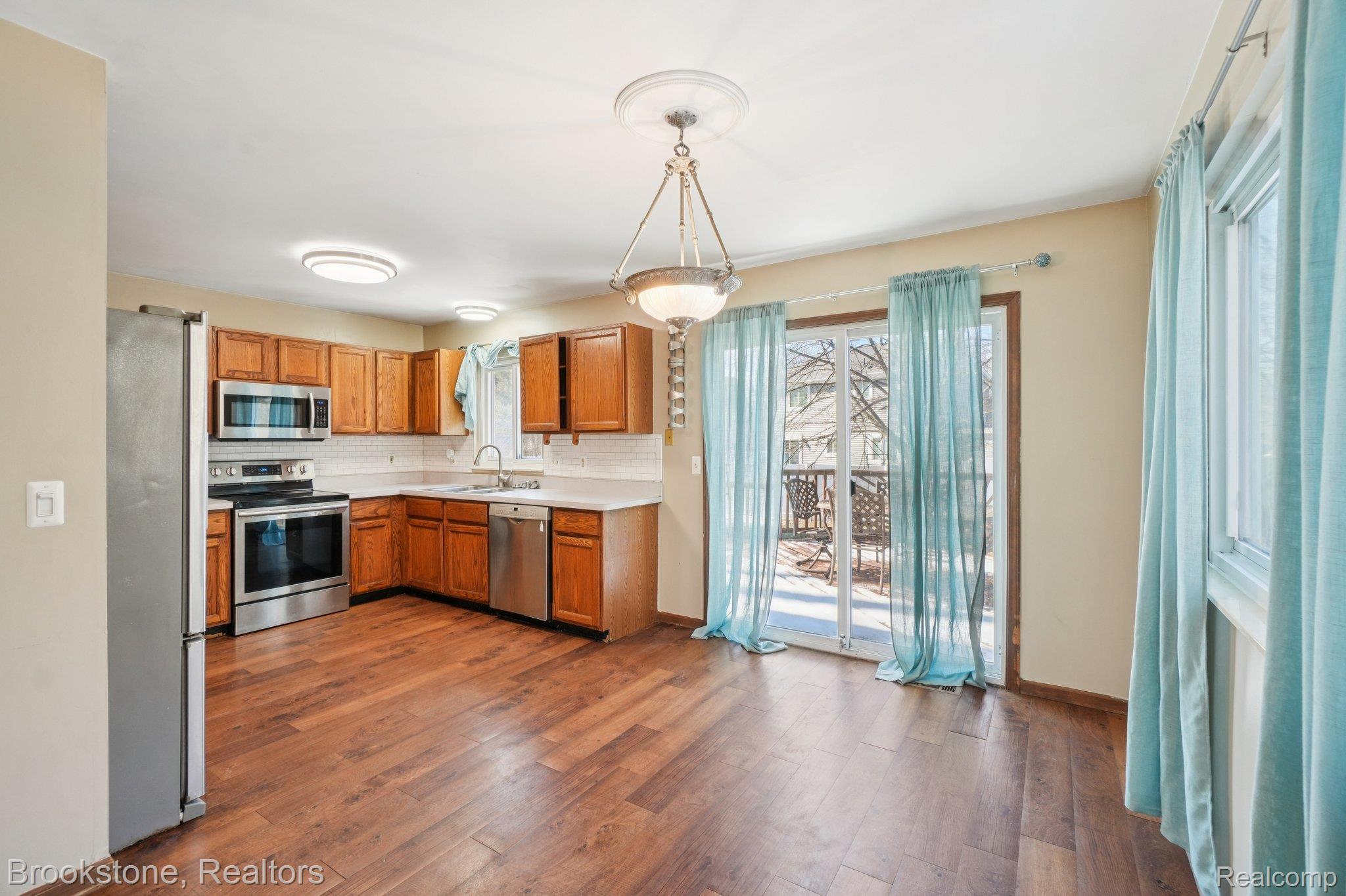 4207 Sunburst Avenue