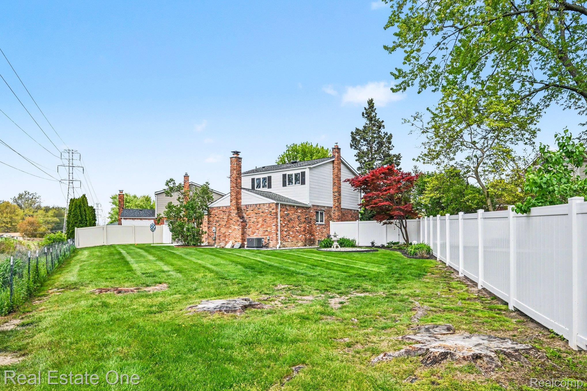 22098 Hillcrest Court