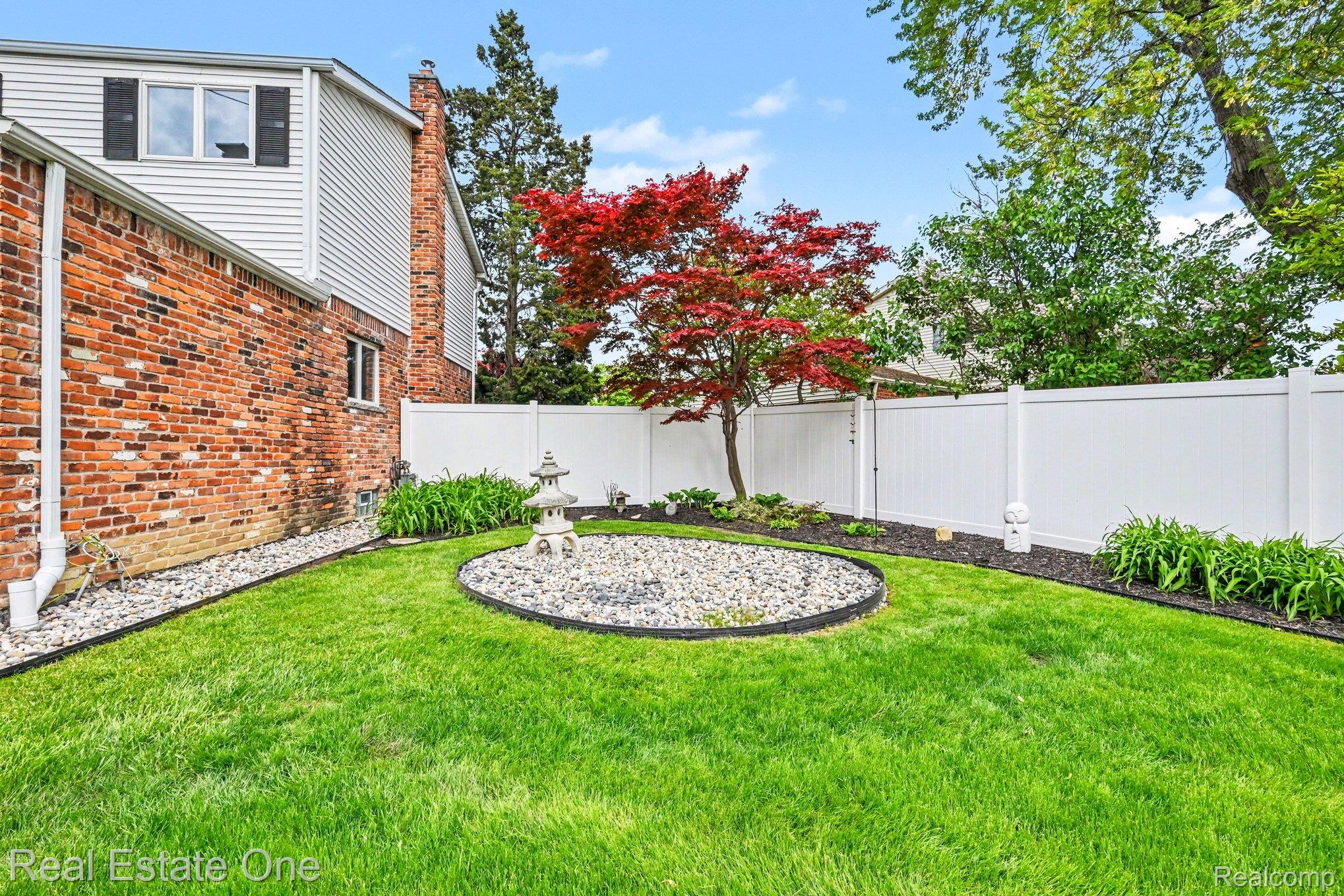 22098 Hillcrest Court