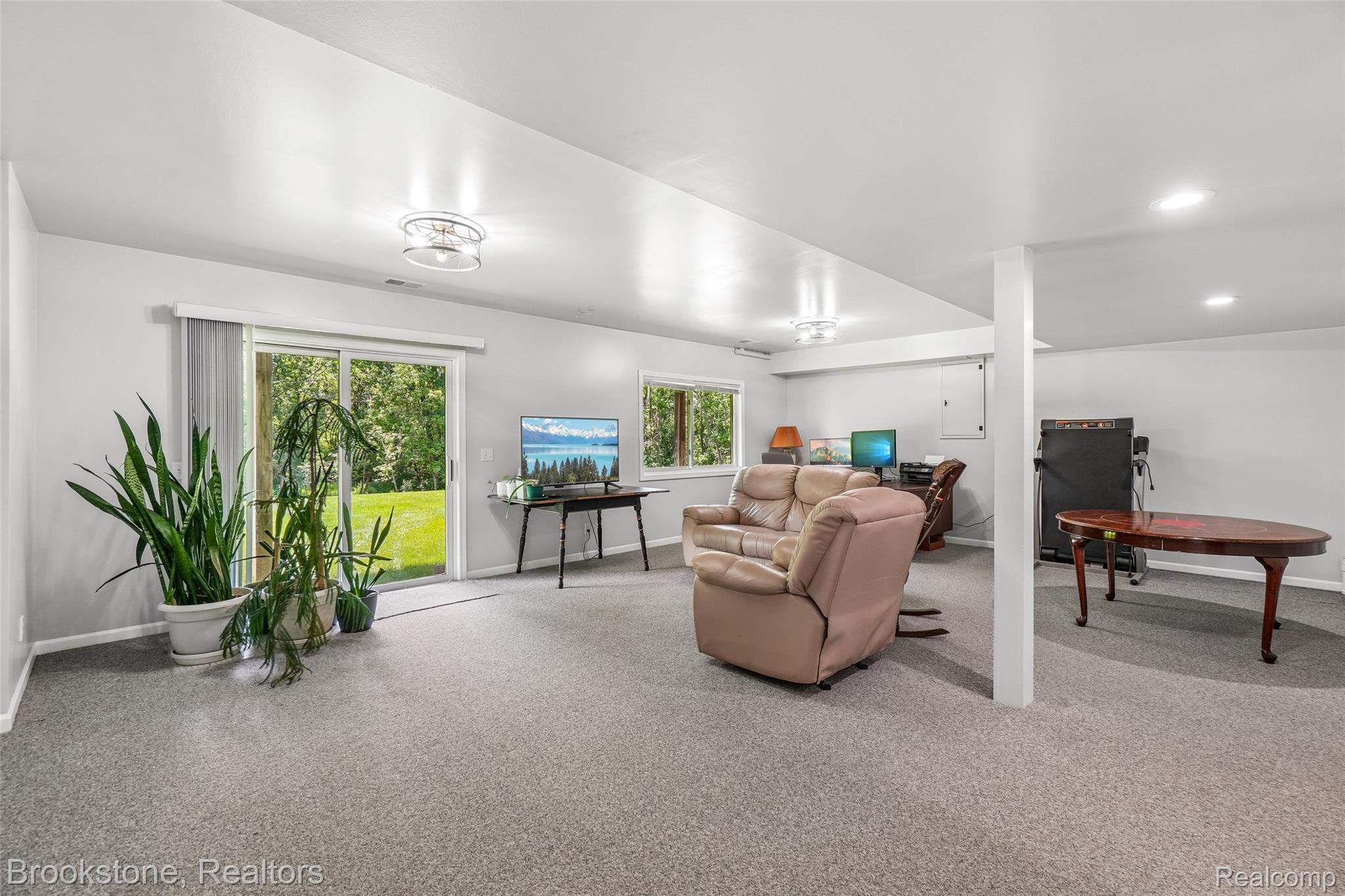 6423 Southampton Drive