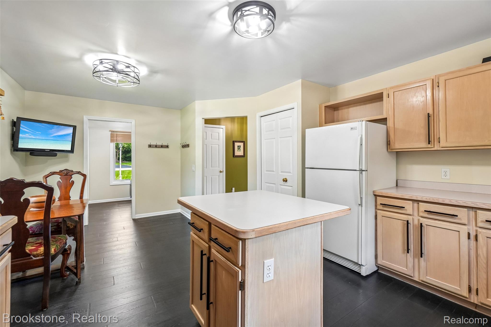 6423 Southampton Drive