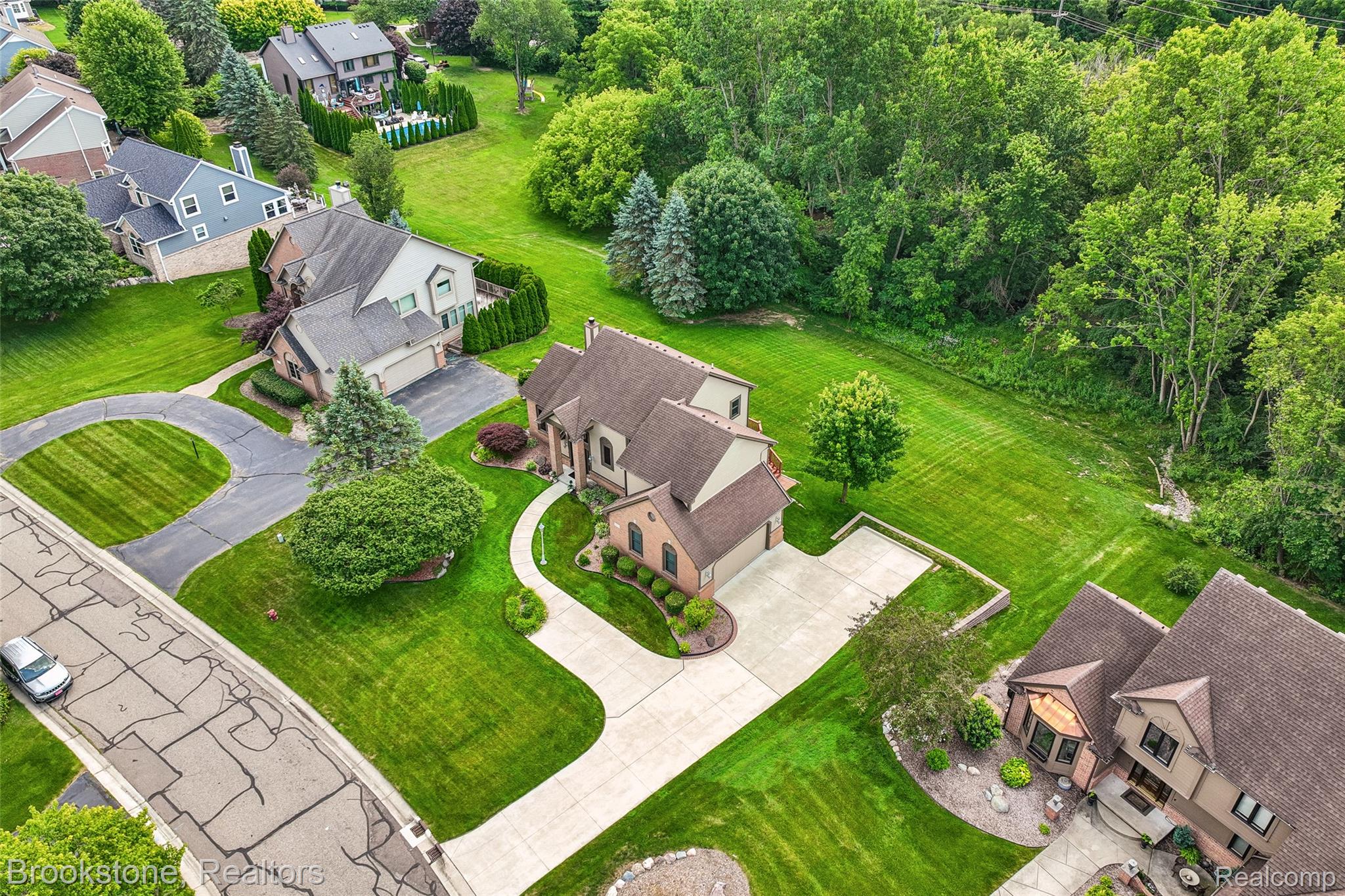 6423 Southampton Drive