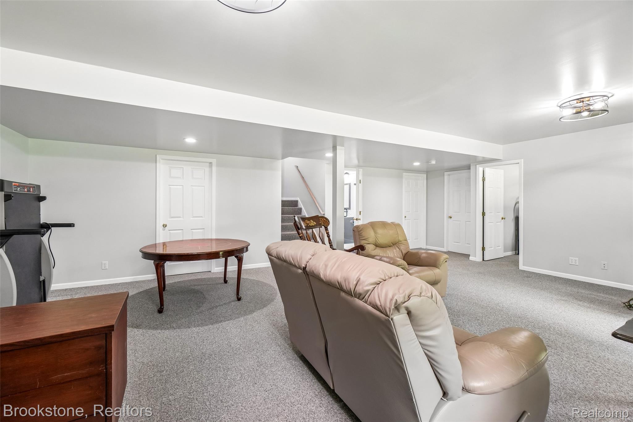 6423 Southampton Drive
